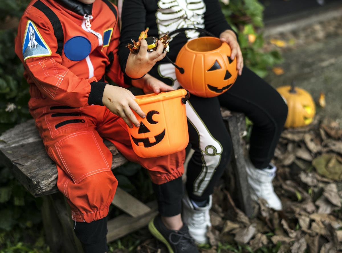 7399 Halloween_trickortreat