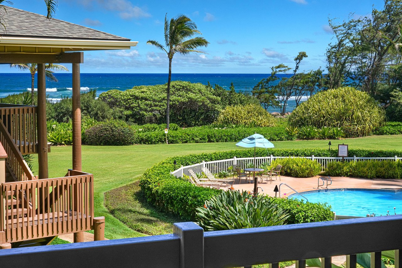 Ocean view and pool view from lanai