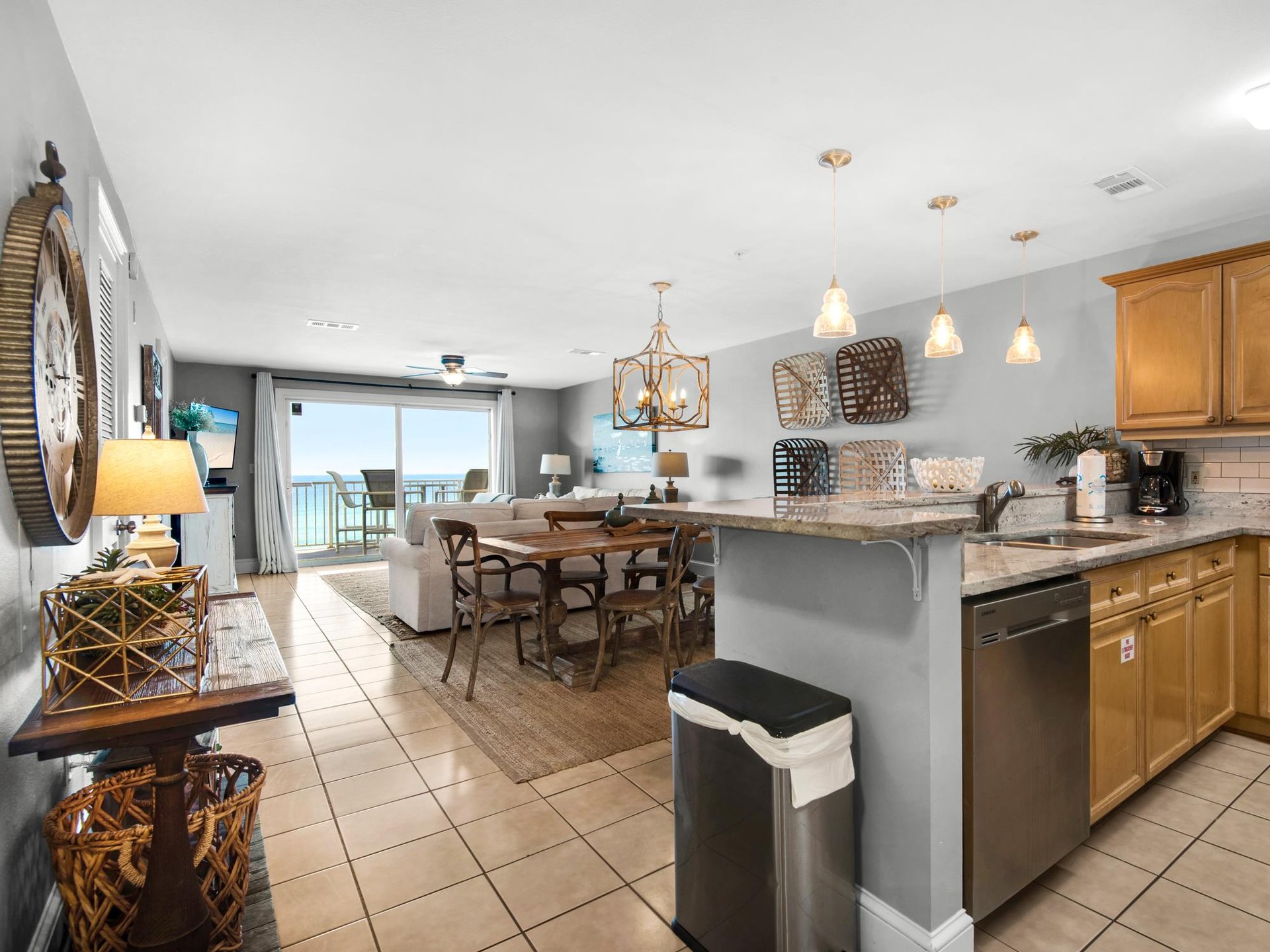 Open Airy Floor Plan