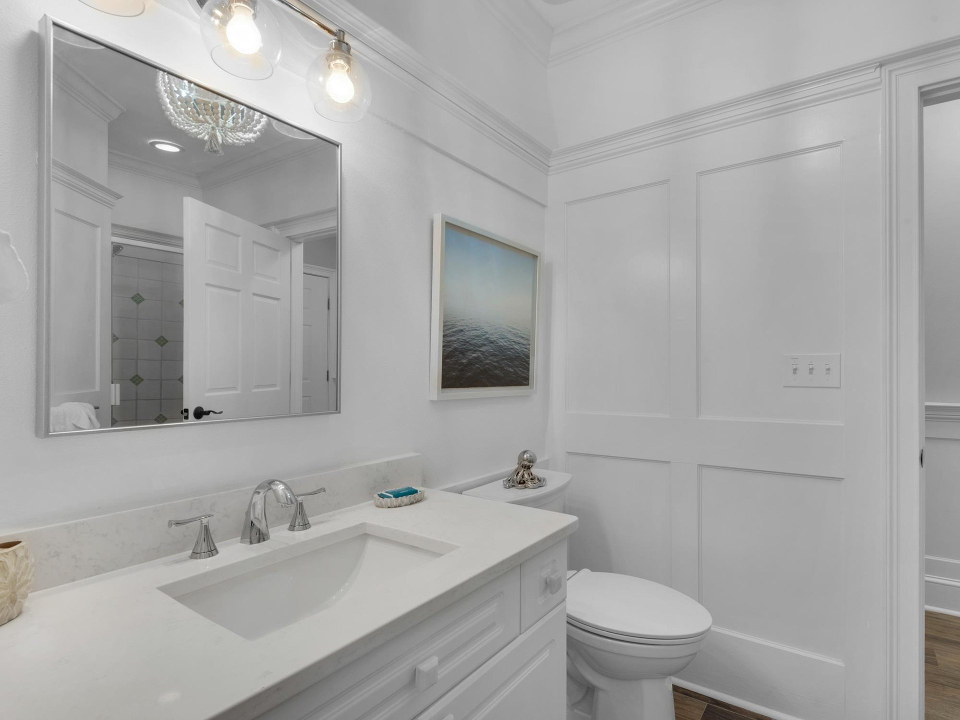 Queen Guest Bathroom 2