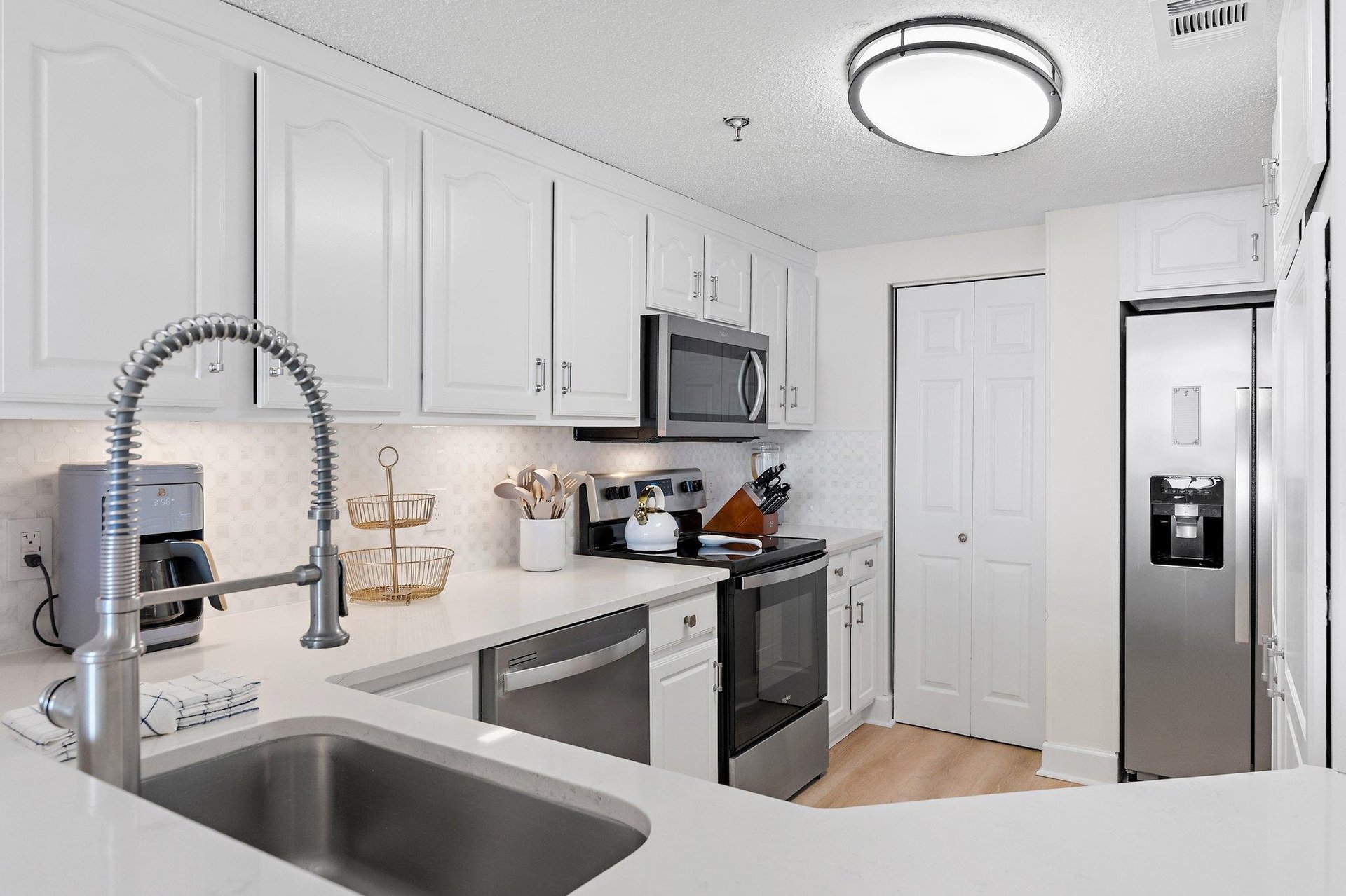 Updated Fully Equipped Kitchen