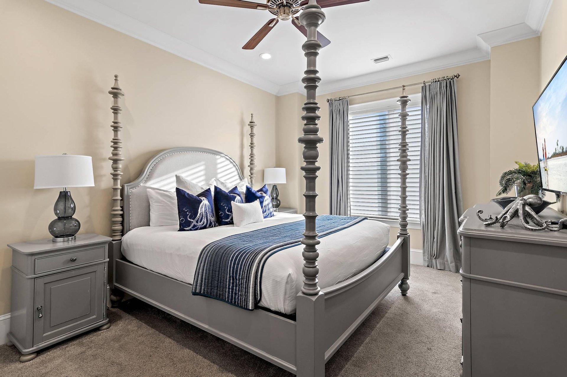 Bedroom 2 with King Bed