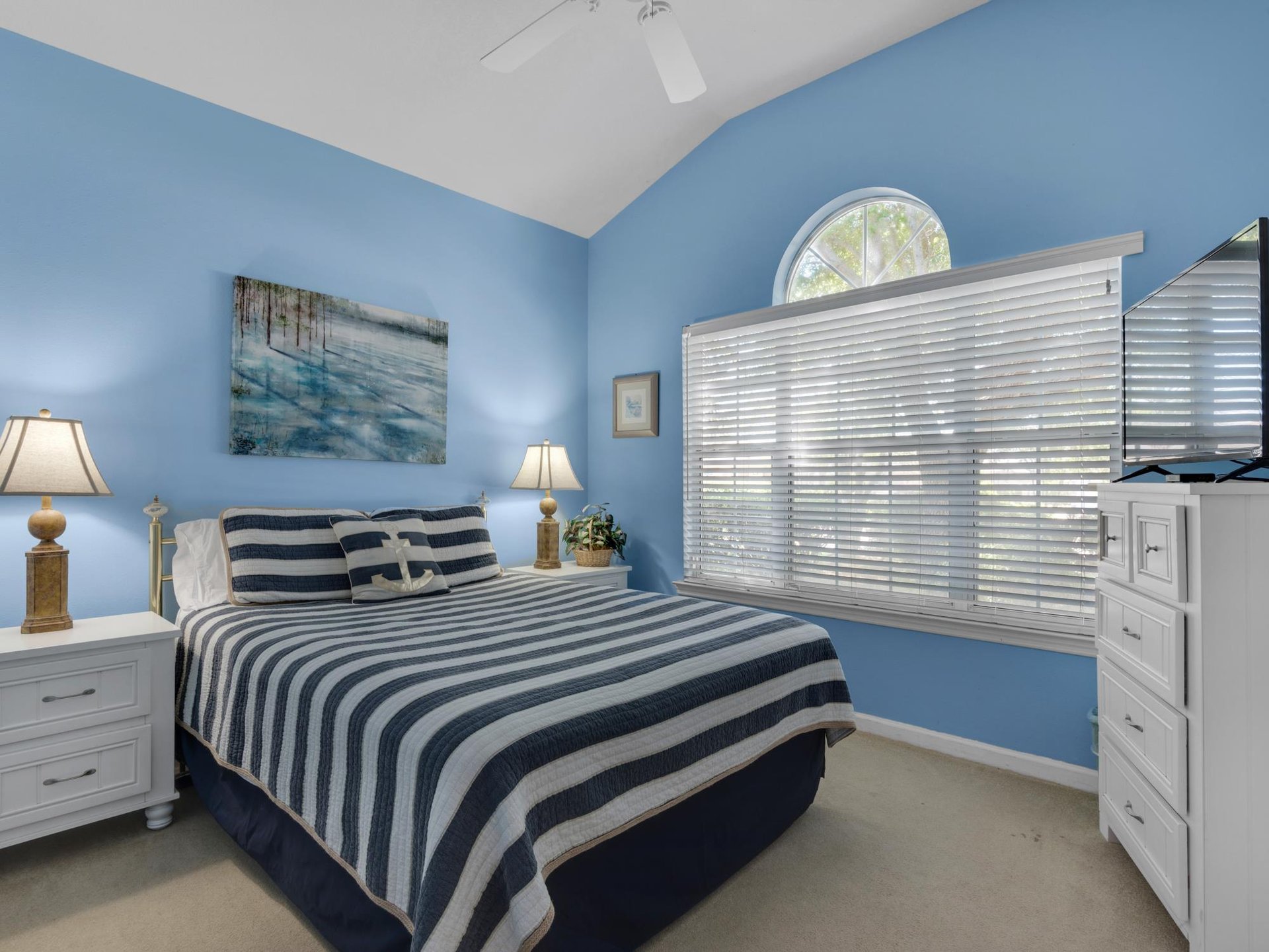 Bedroom 2 with Queen Bed