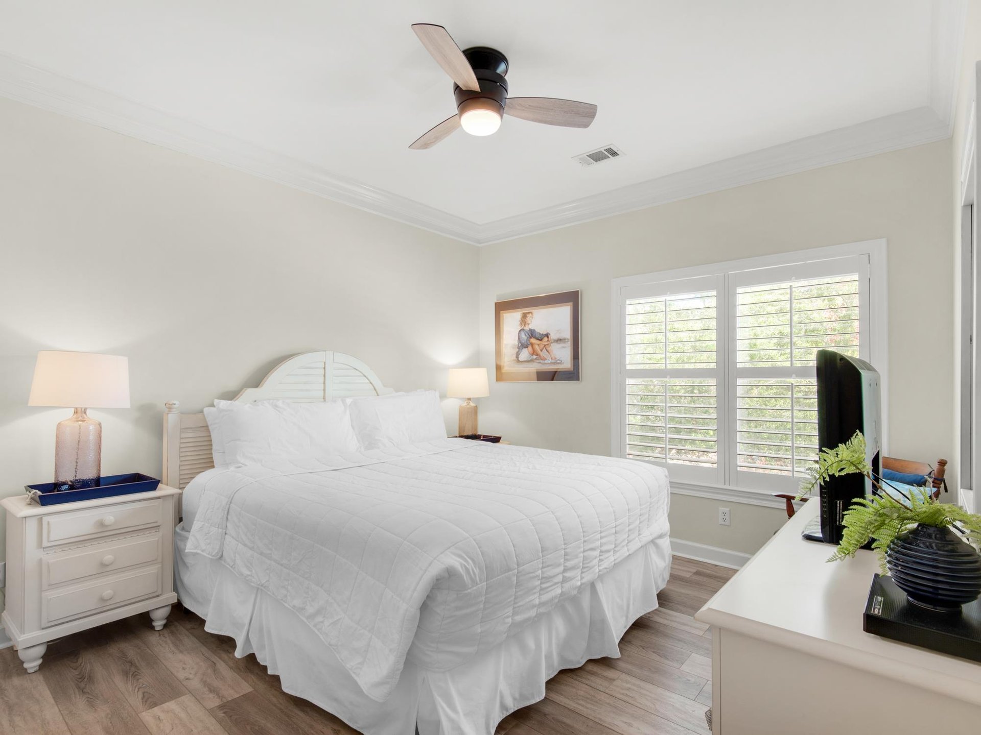 Bedroom 3 with King Bed