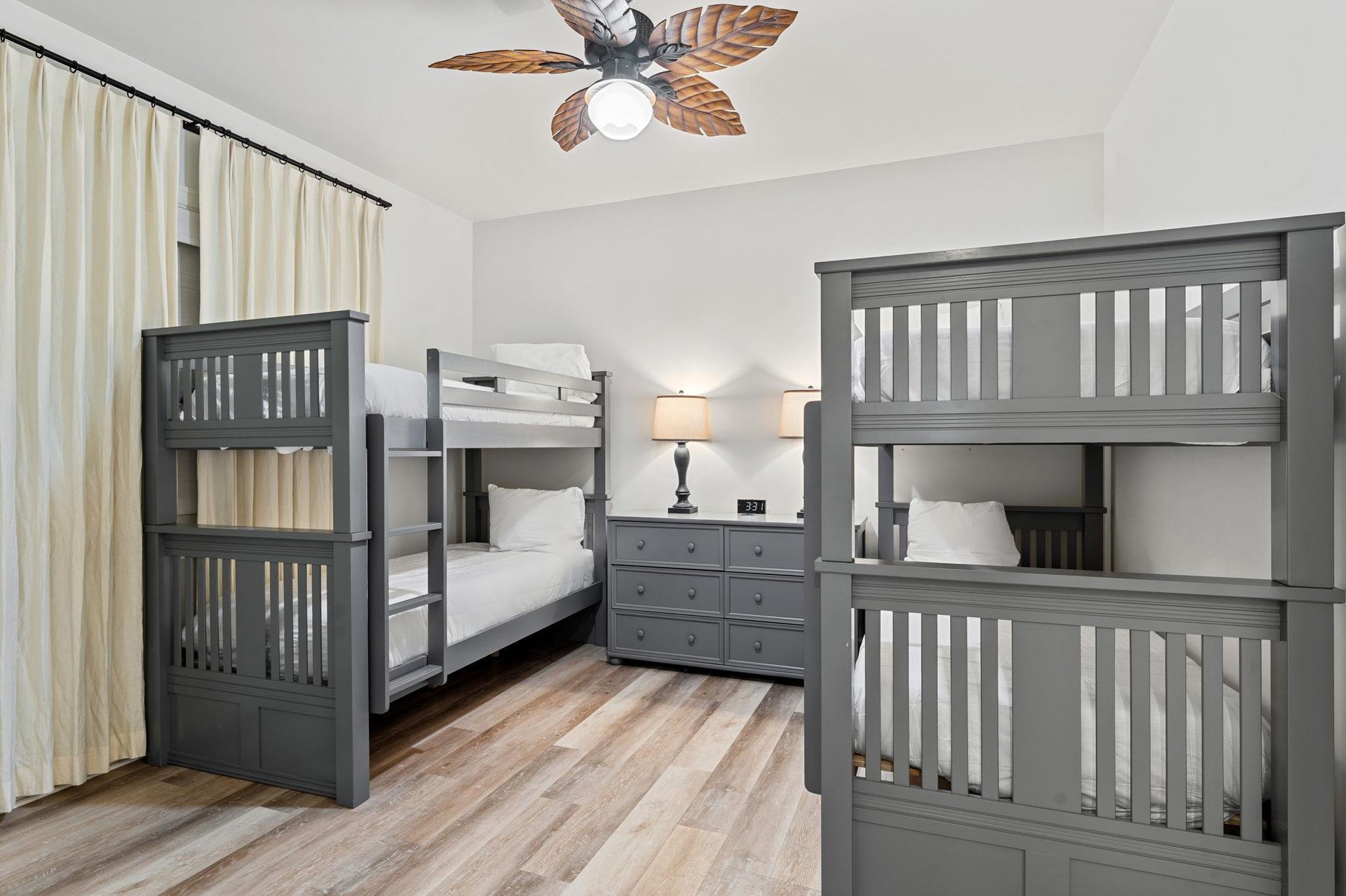 Bedroom 4 with 2 Twin Bunkbeds