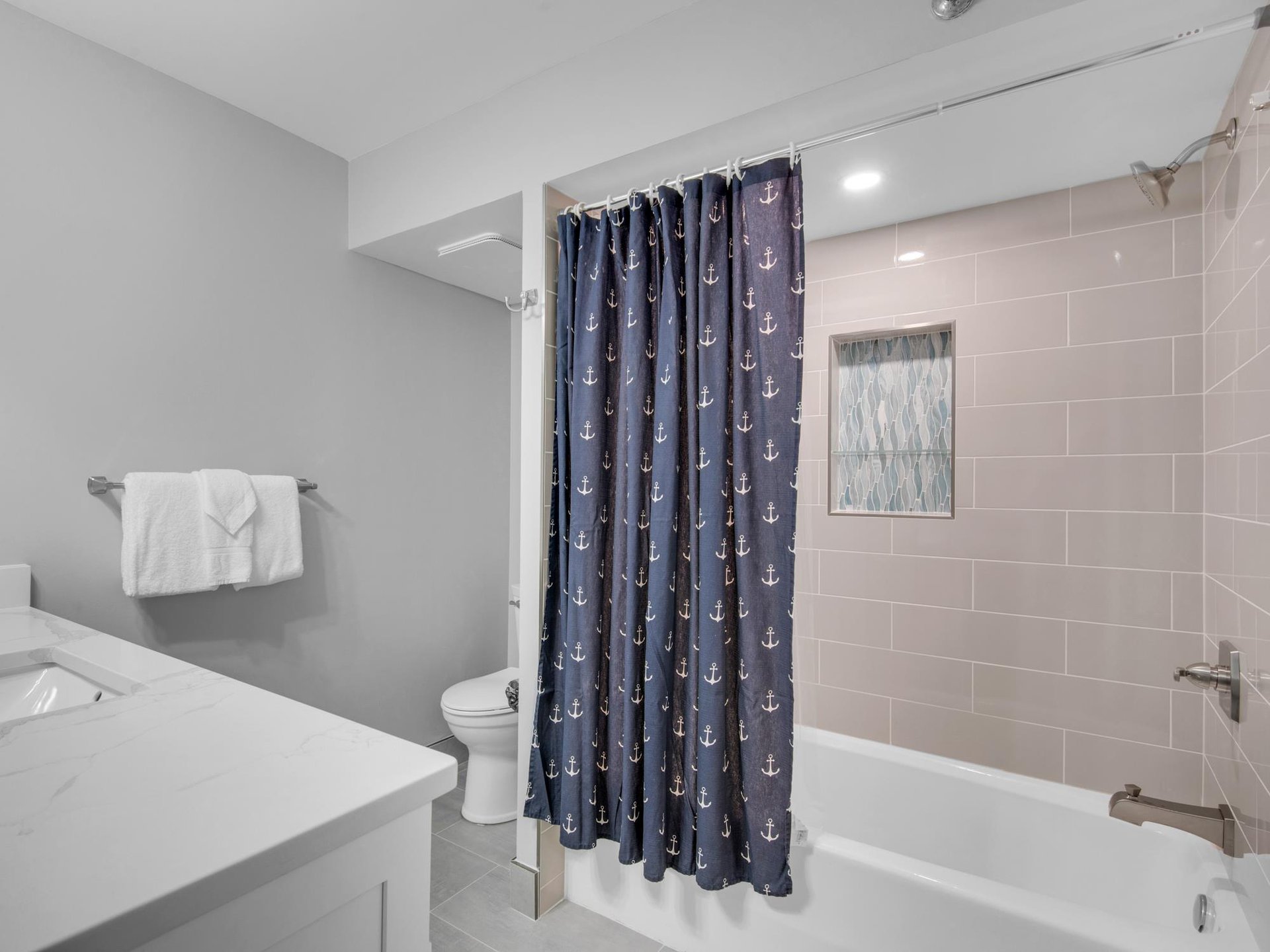 Bathroom 2 with Tub Shower Combo