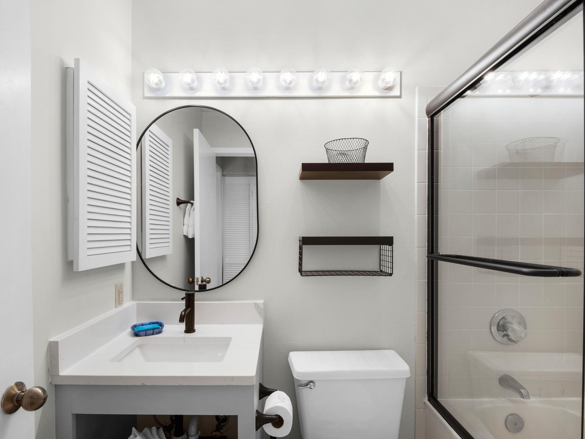 Bathroom 2 With Tub Shower Combo