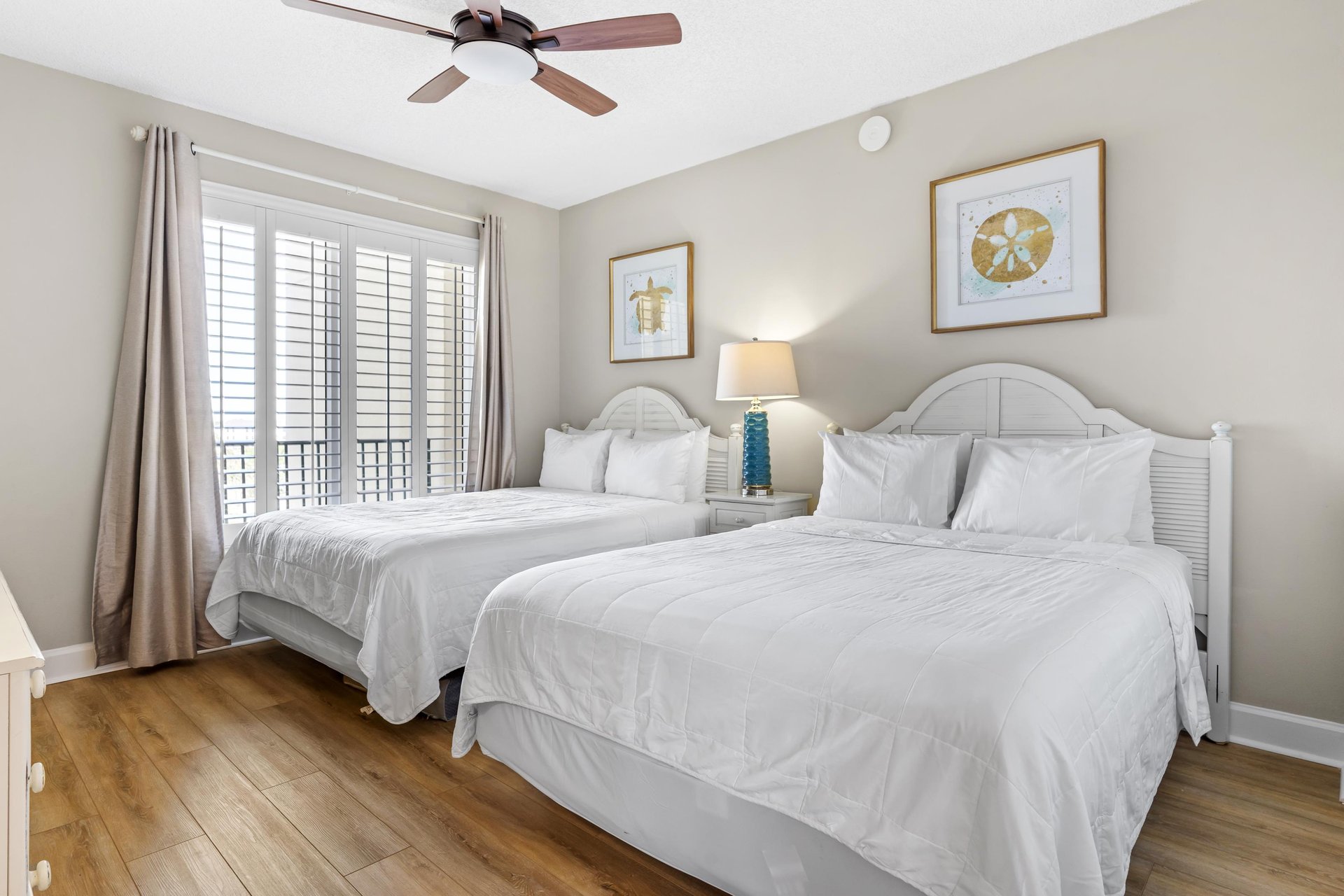 Bedroom 3 with 2 Queen Beds