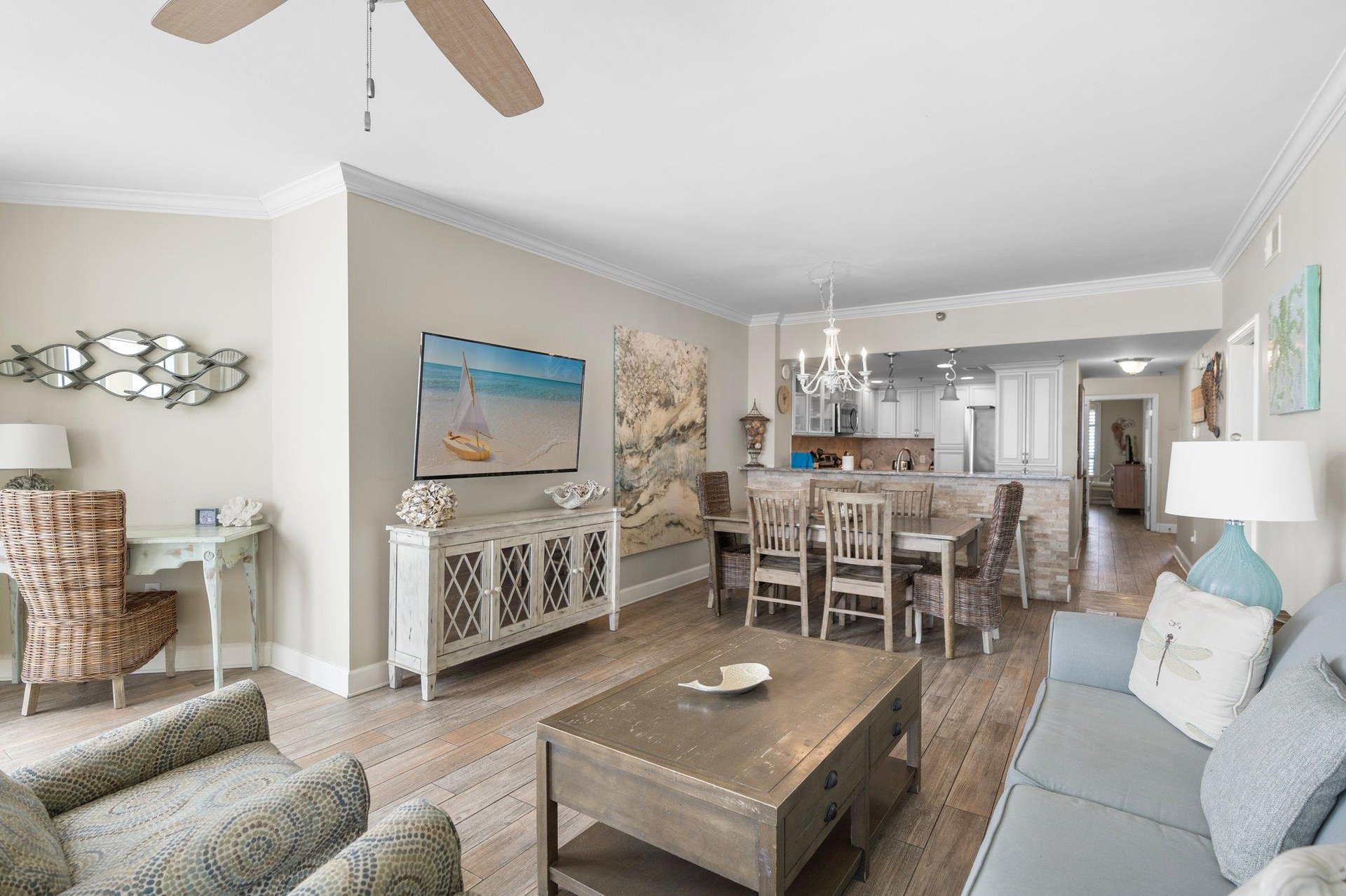 Sitting, Living and Dining Areas