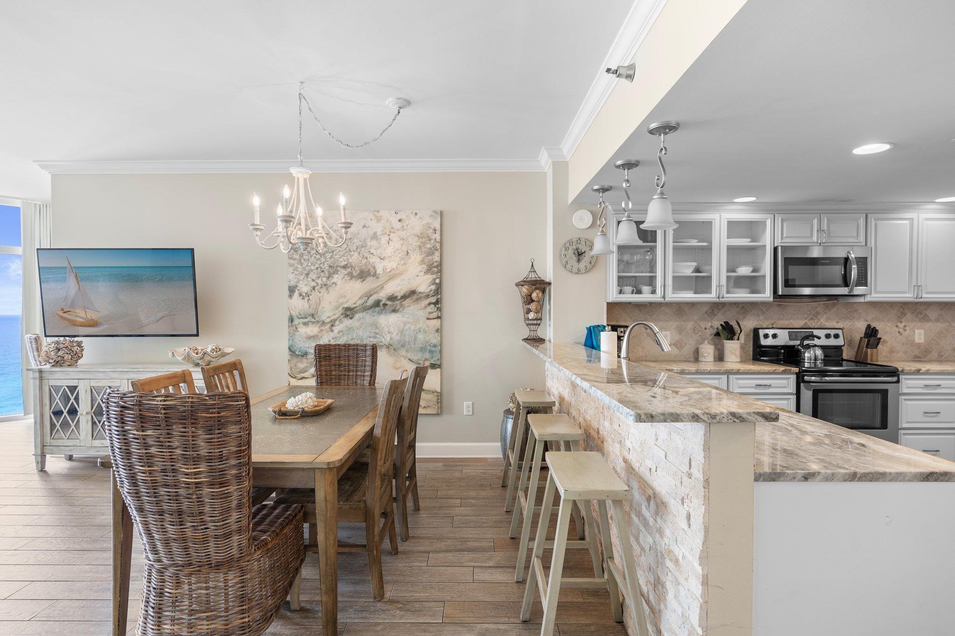 Dining and Bar Seating