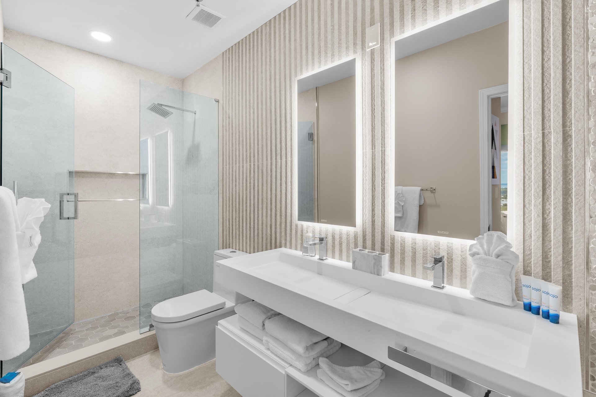 Guest Bathroom off 2 Double Bedroom