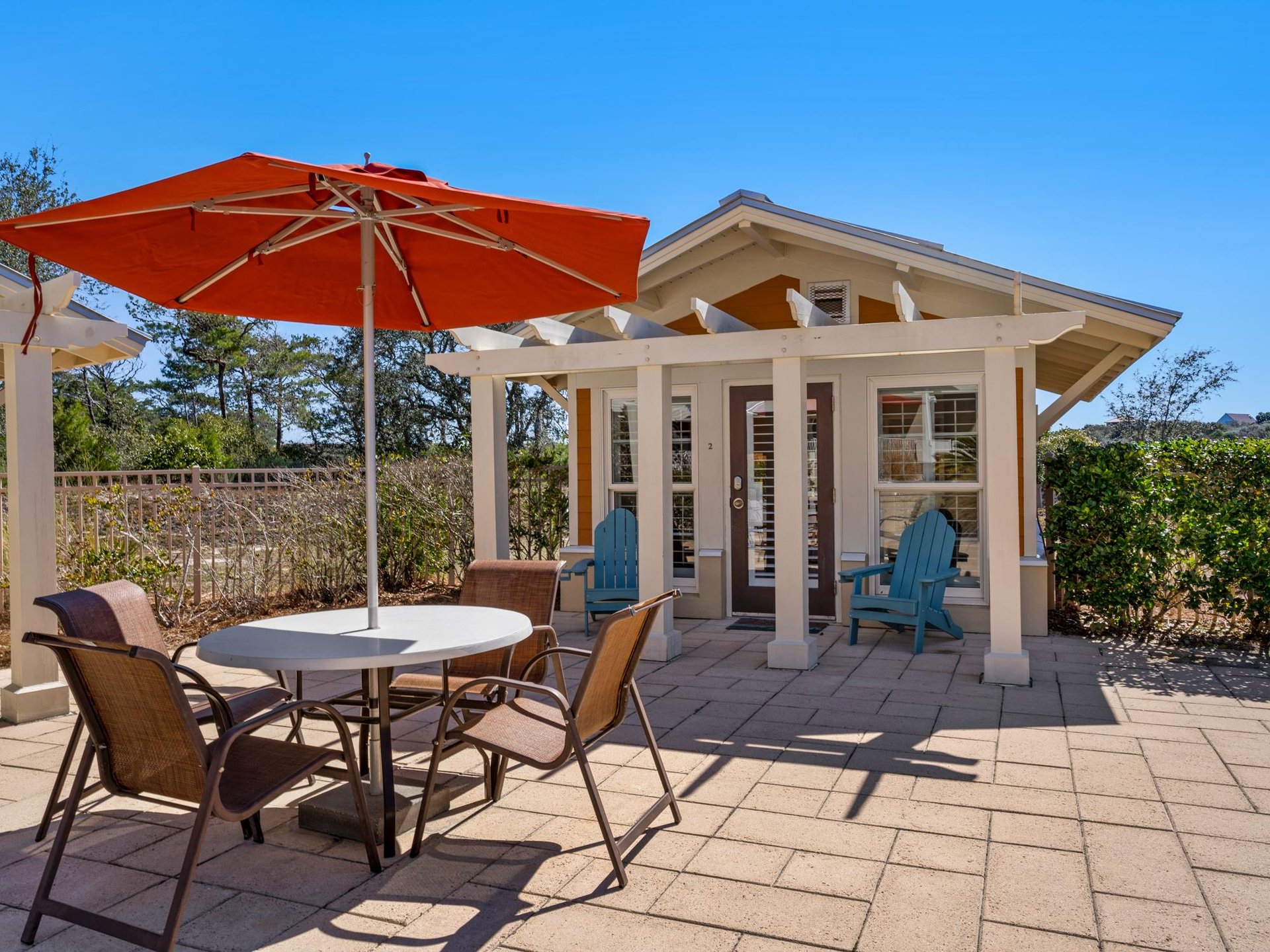 Exclusive Access to the dedicated Poolside Cabana for 2104