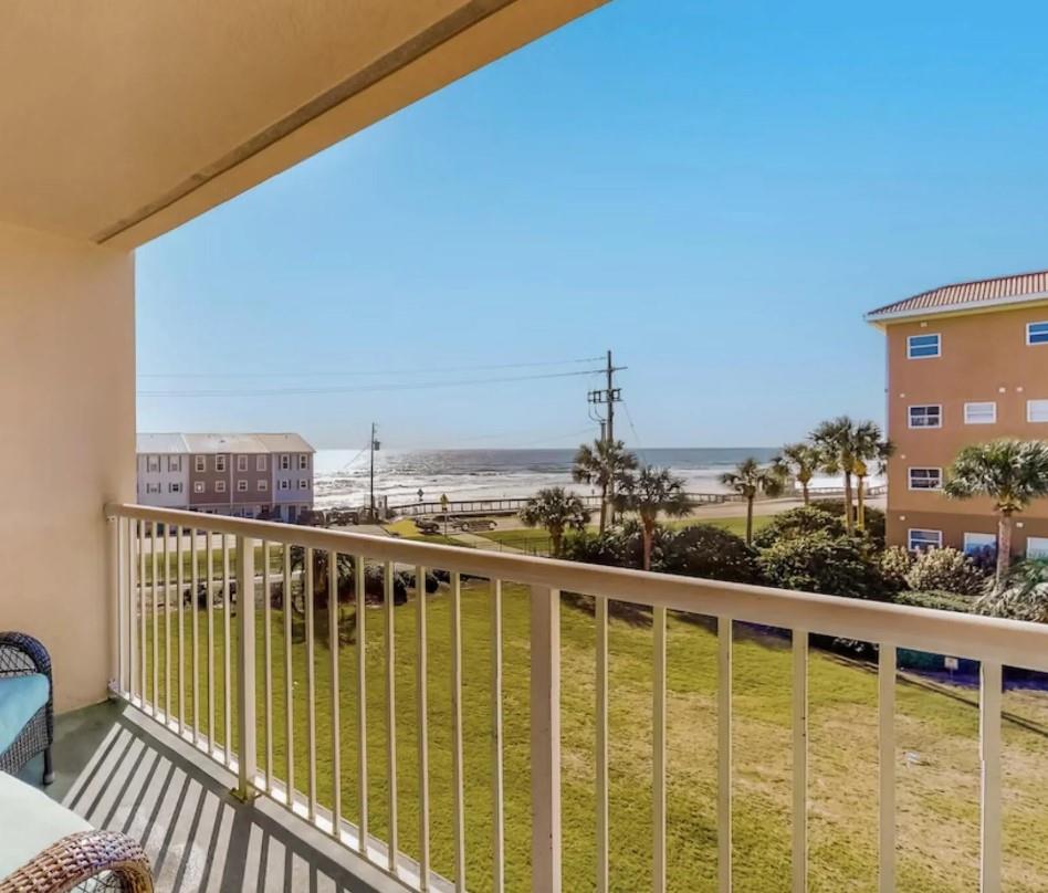 Balcony View   this grassy area is not a pet friendly area