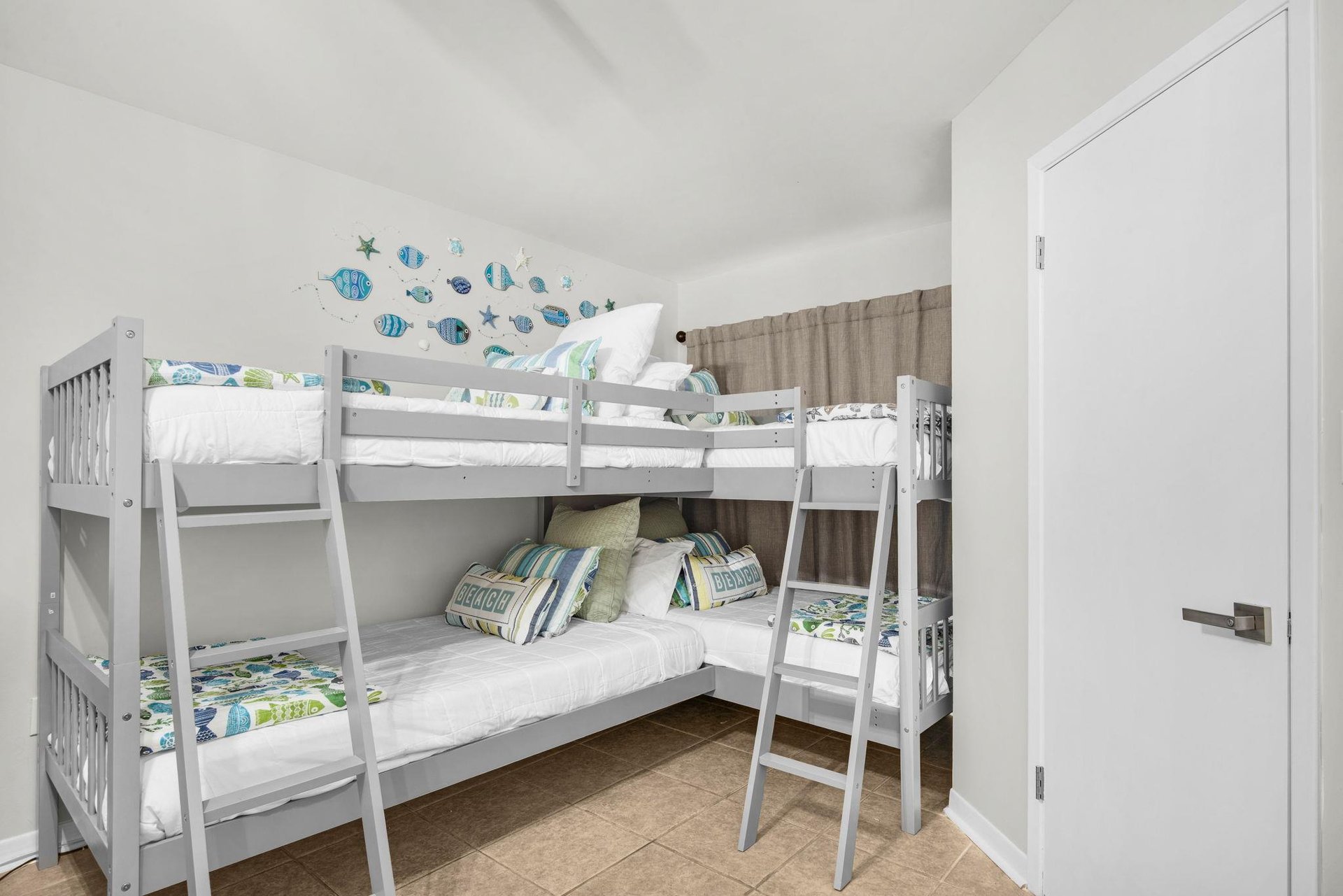 2 Twin Bunk Beds in Bedroom 1