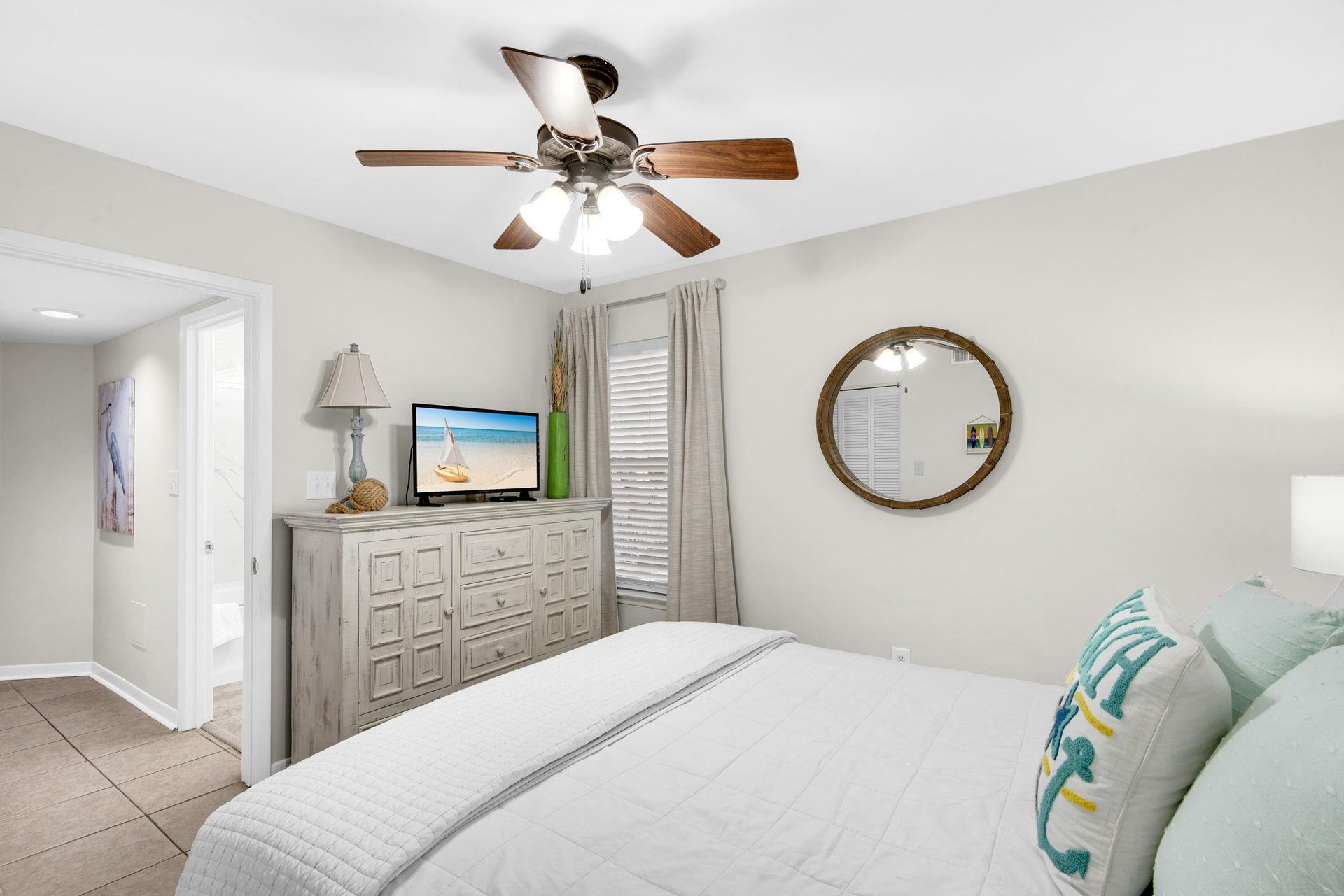 Bedroom 2 with Flat Screen TV