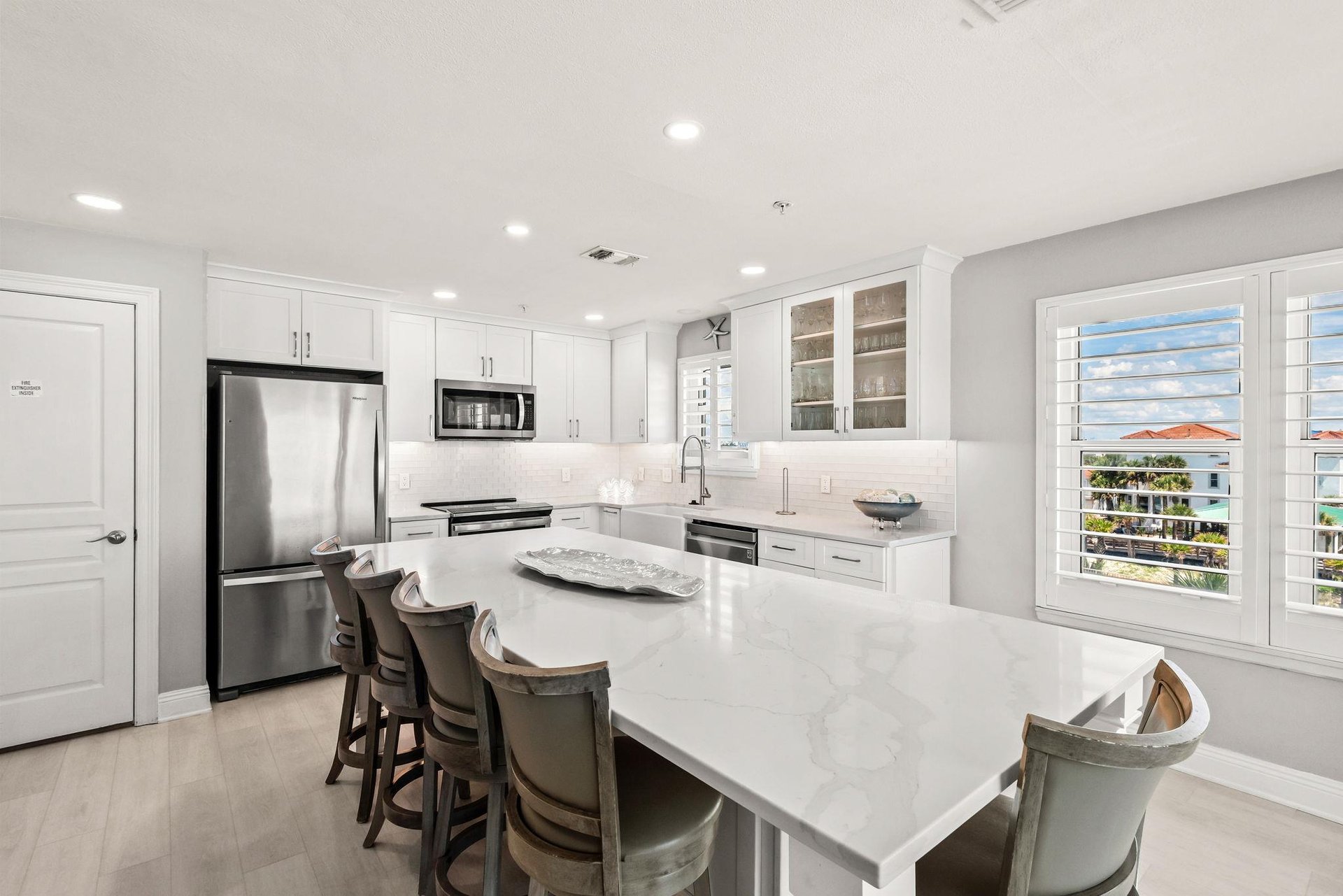 Enjoy meals with loved ones in the open and airy kitchen