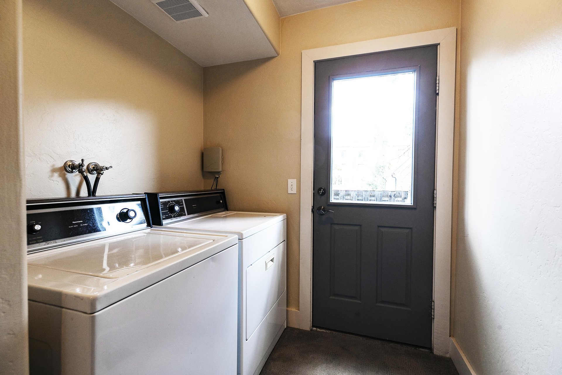 Private washerdryer in the den
