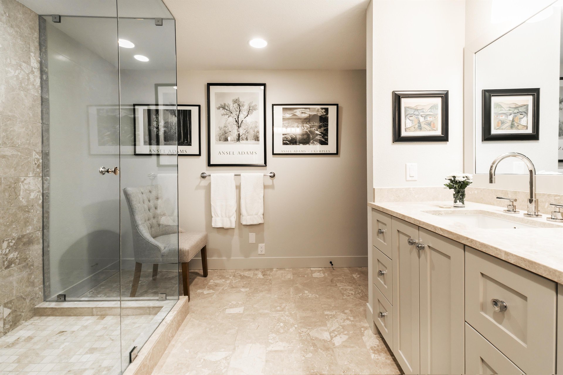 Ensuite main bathroom