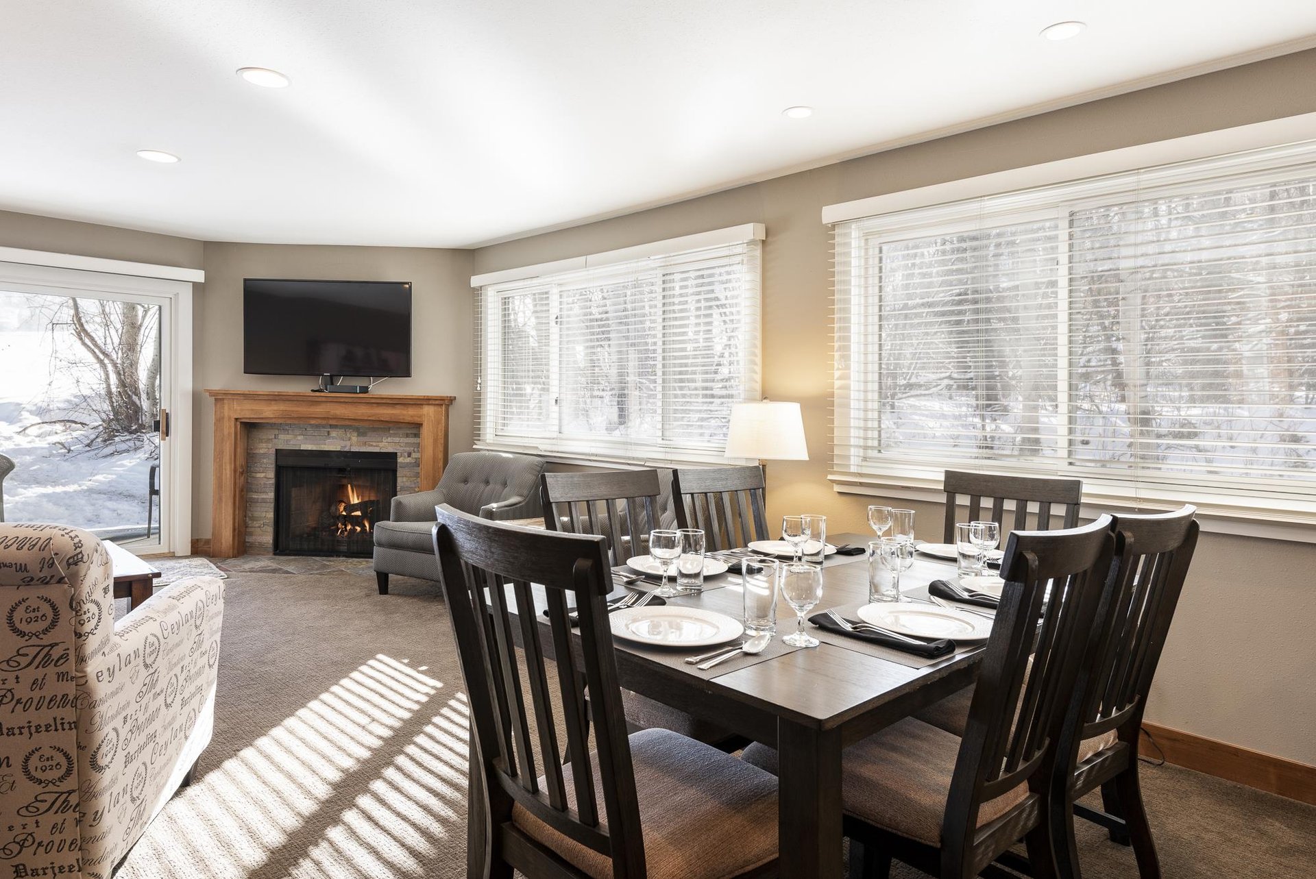 Dining Room with seating for 6