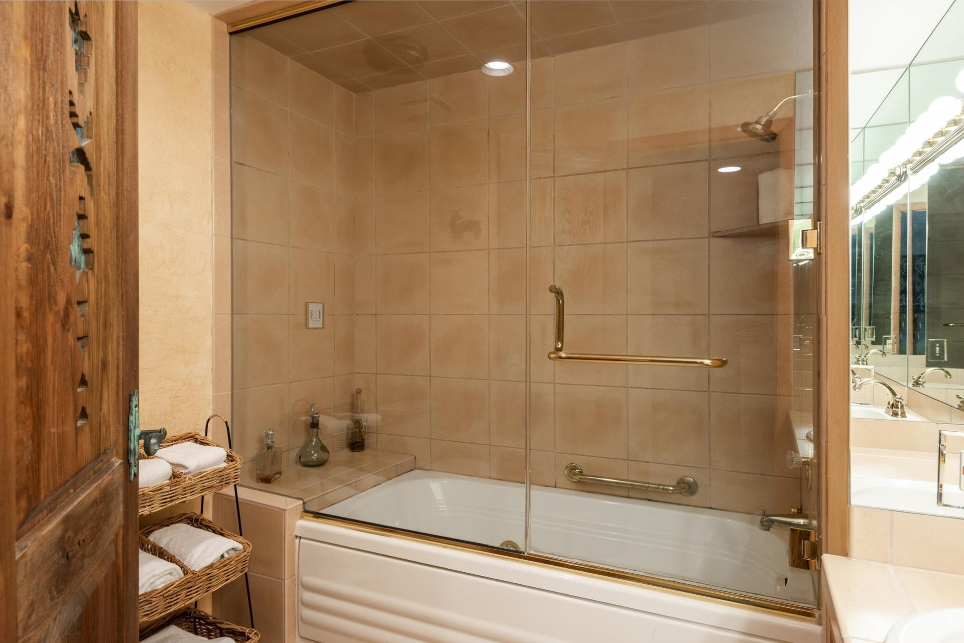 Shower tub combo in the guest bathroom