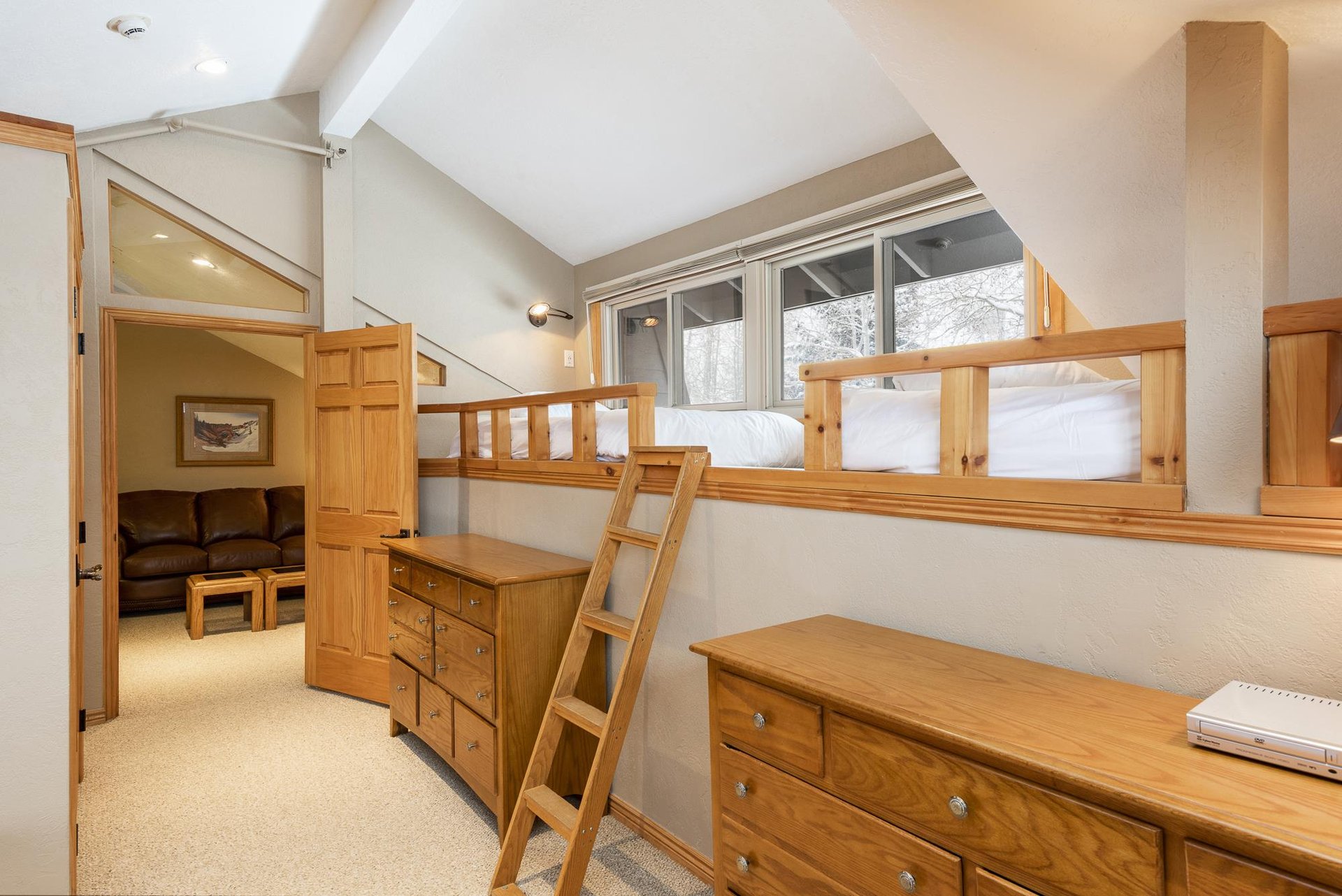 Additional sleeping arrangements in the loft