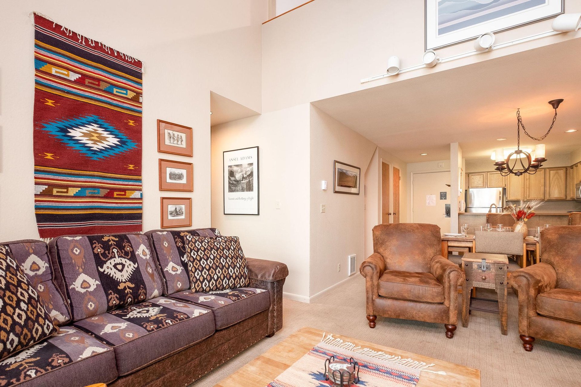 Open floor plan with plenty of seating for your group