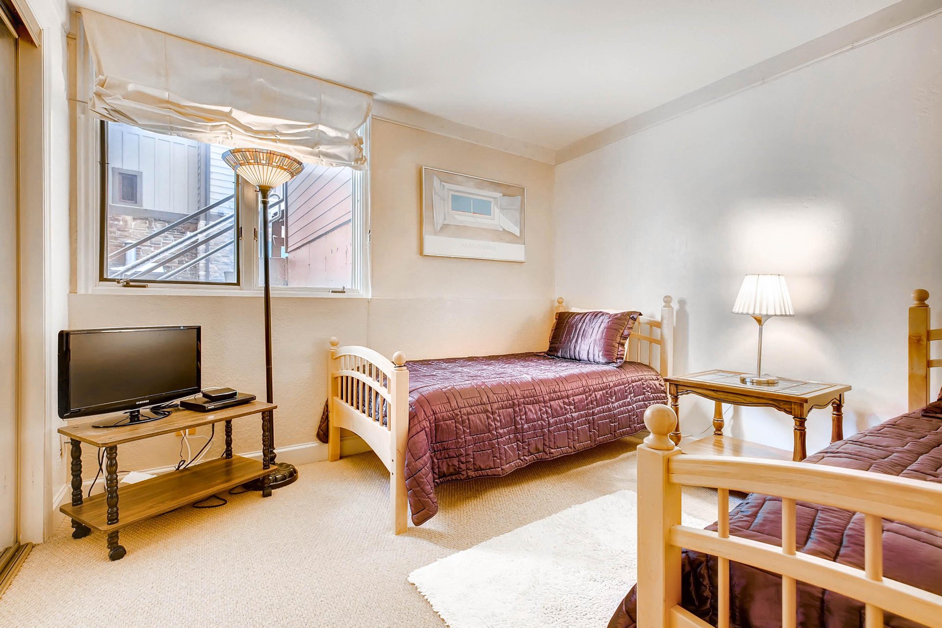 Twin beds can be converted to king  ParkCityLodging_PowderRunC11_Guest1