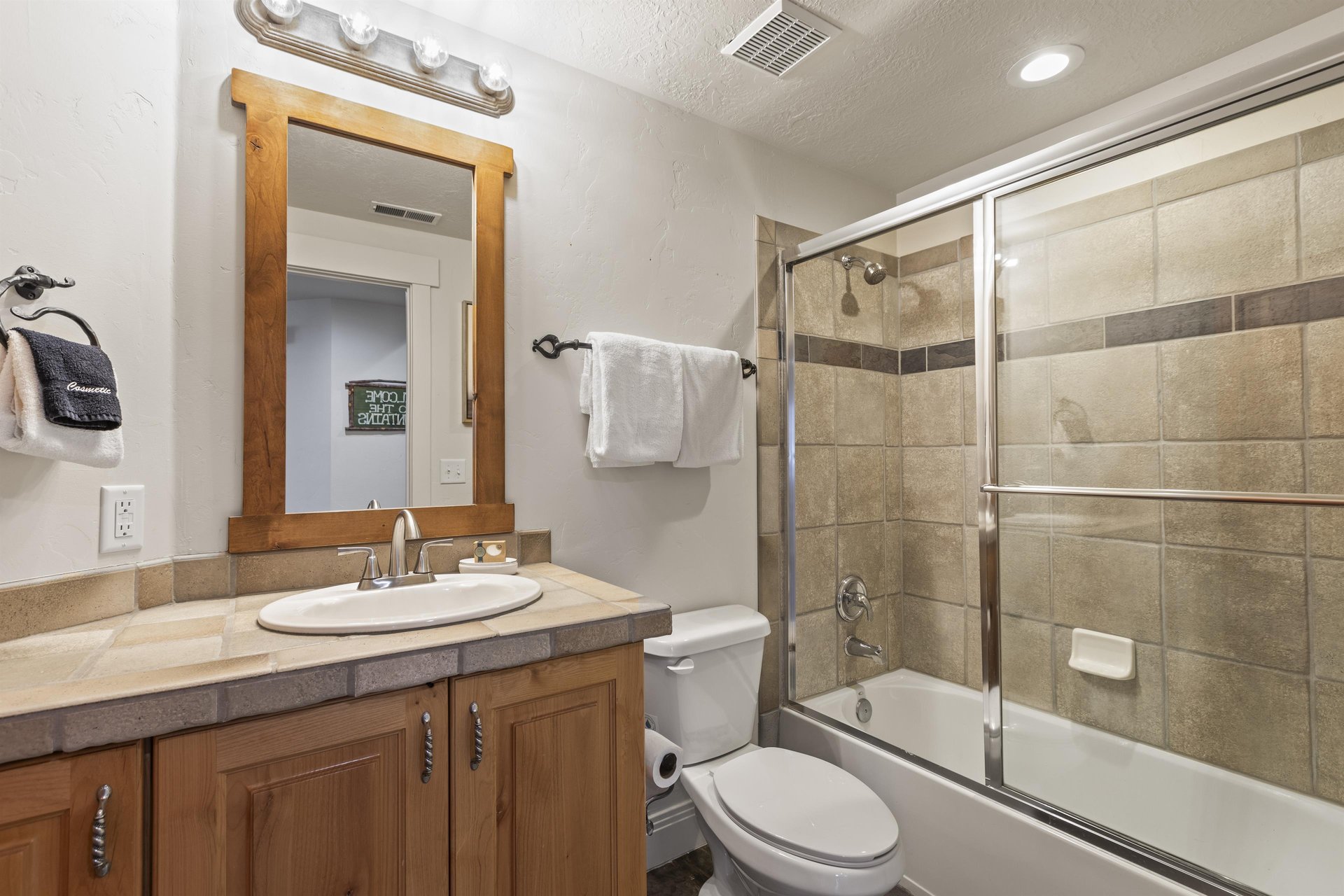 The three bedroom Town Pointe B205 condominium offers skiin and out access to Town Lift and walking distance to Historic Main Street.