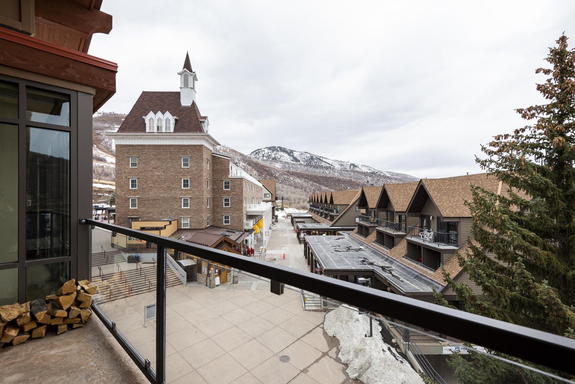 Private balcony views