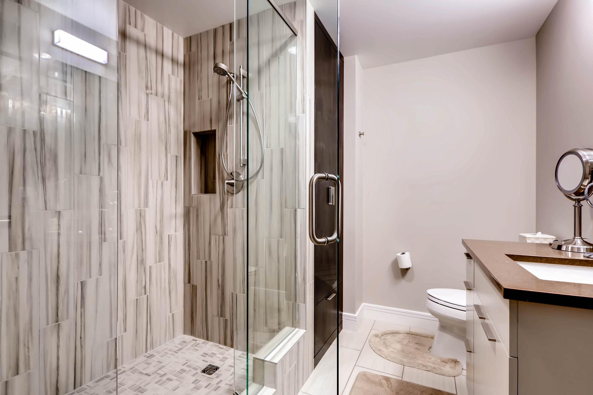 Luxury guest bath  ParkCityLodging_820ParkAve204_Bathroom2_1