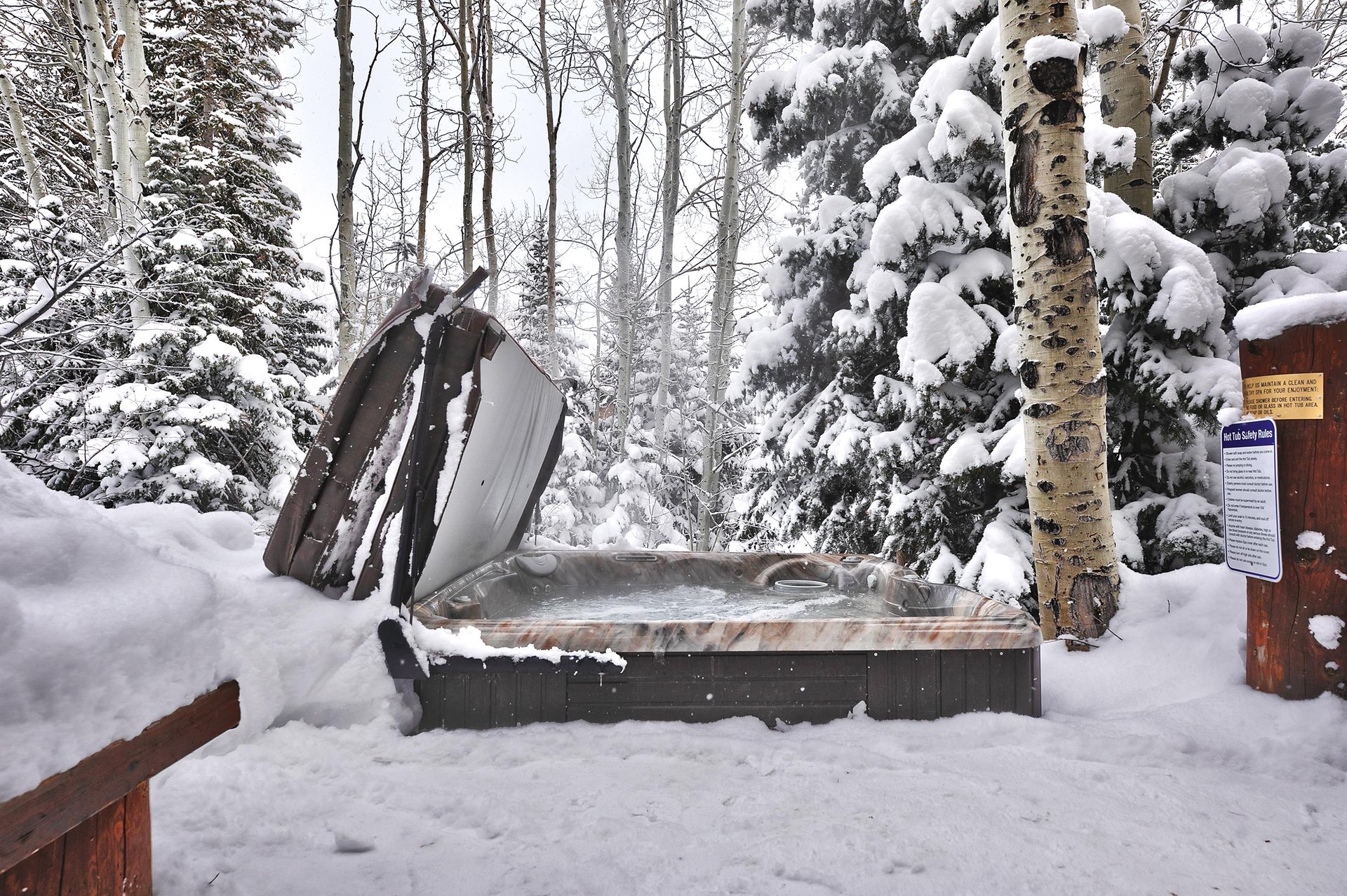 Aspen Hollow 6 offers a private hot tub.