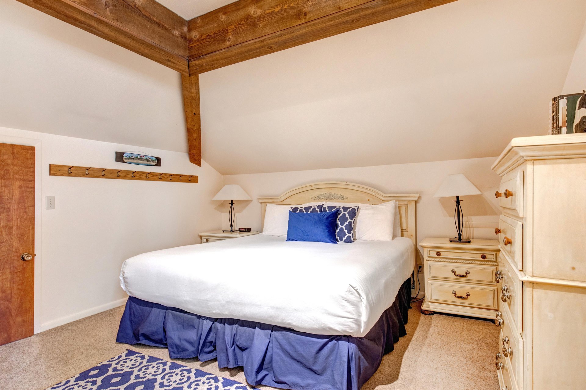 Another private bedroom accessed via the loft has a king size bed.