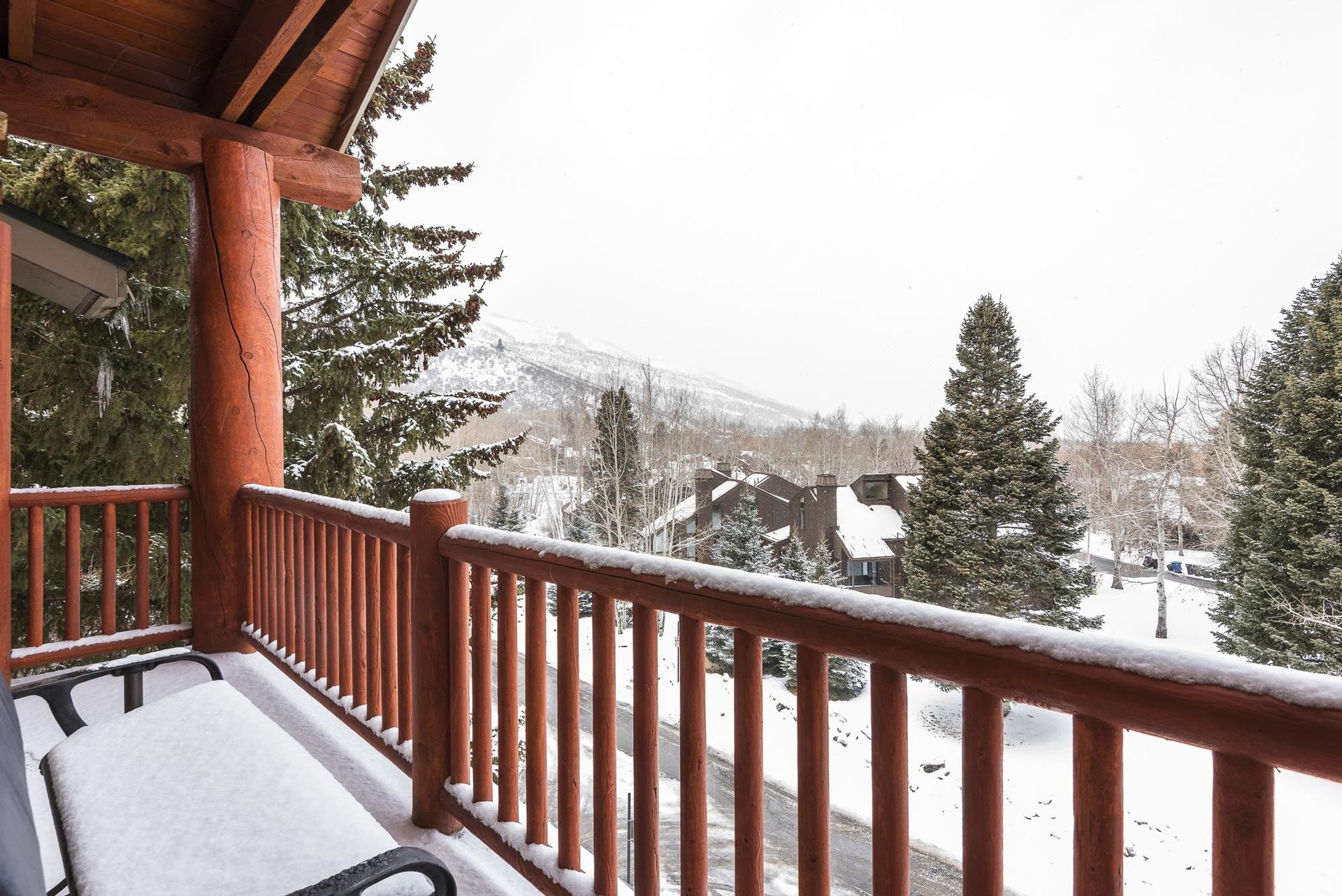 Snow Flower 30 has a private balcony and snowy landscape views in winter.