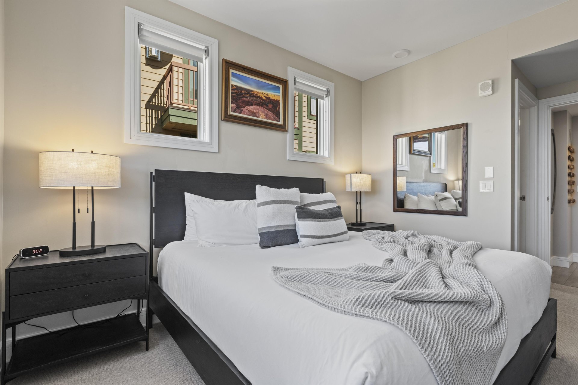 The main suite with a king size bed.