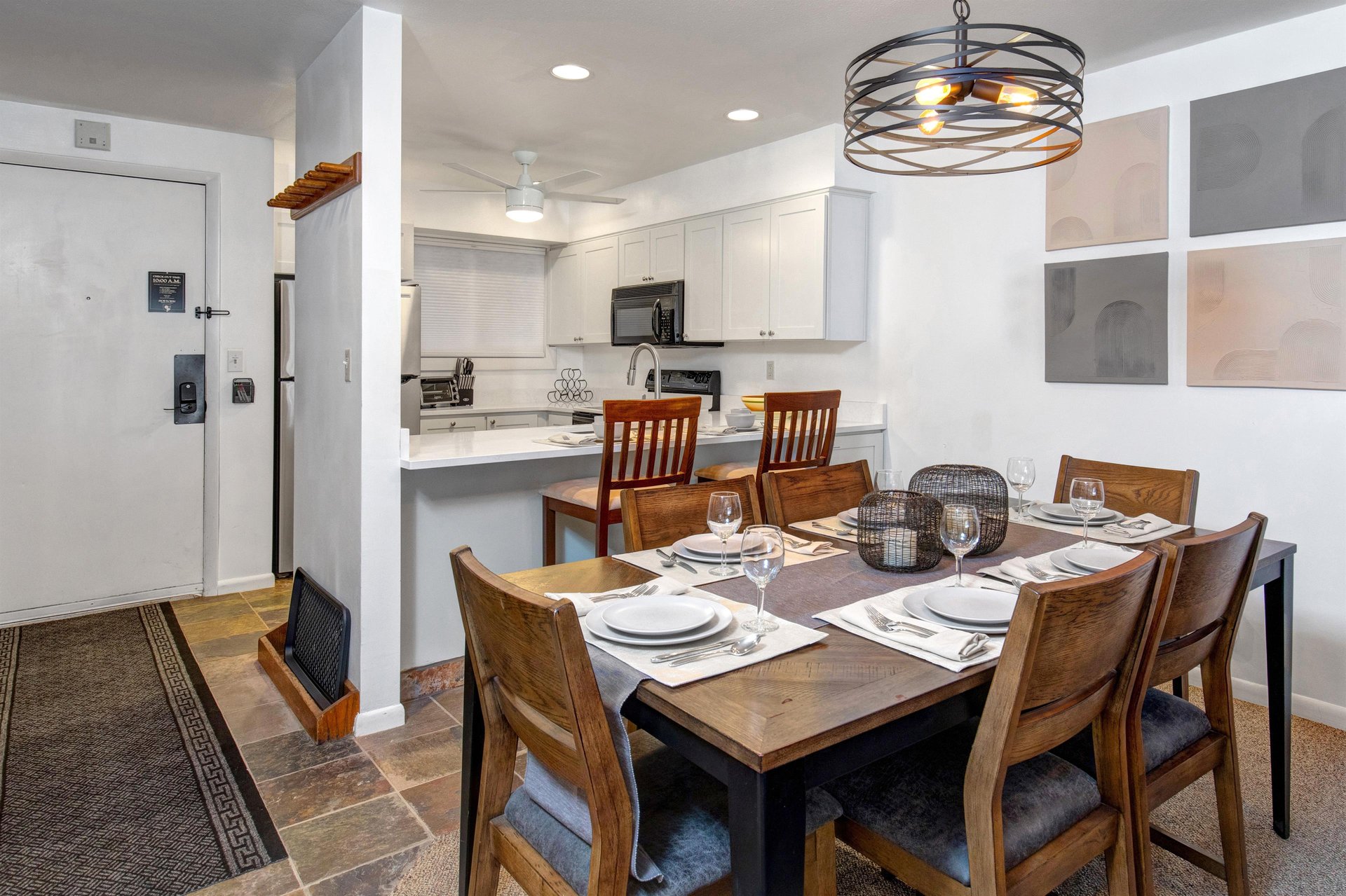 The open concept dining table with seating for 6 guests.