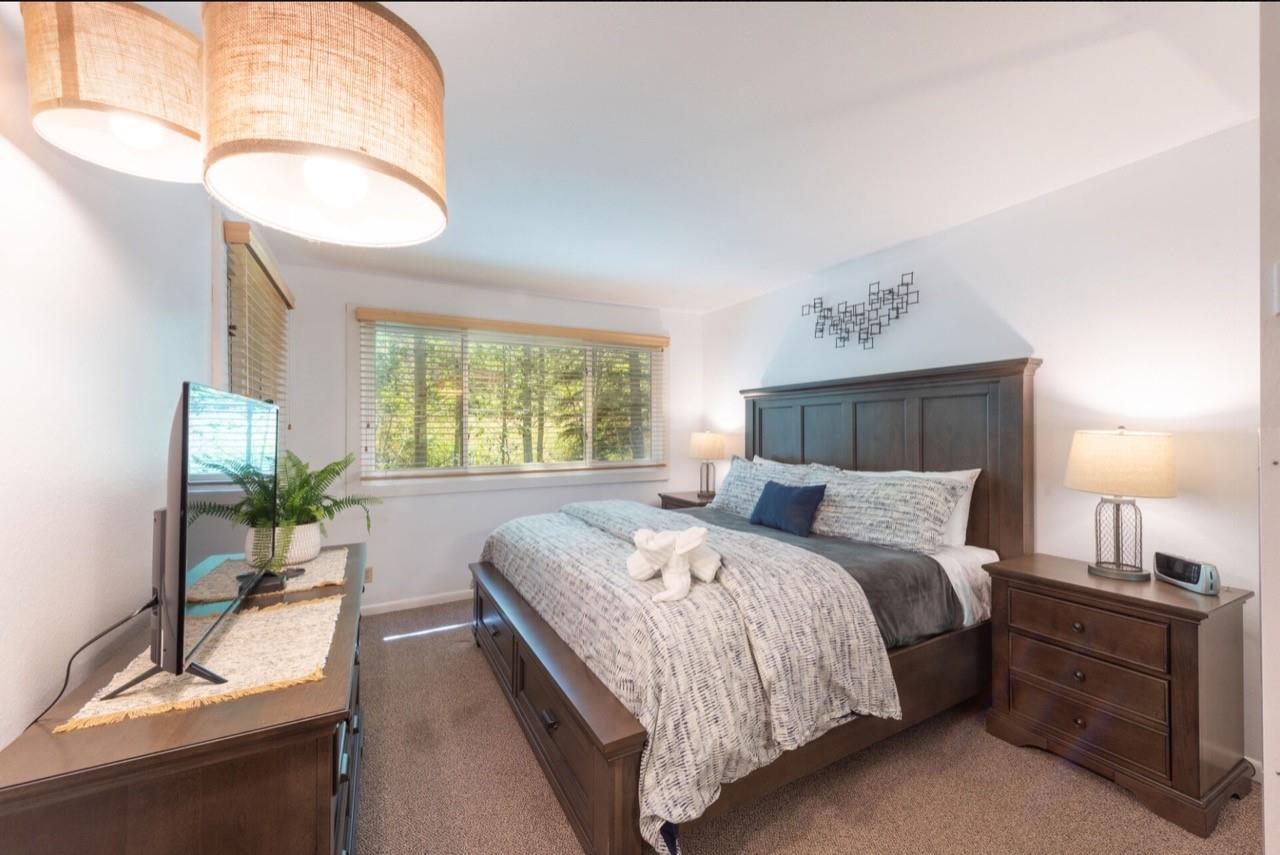 Main bedroom with kingsized bed
