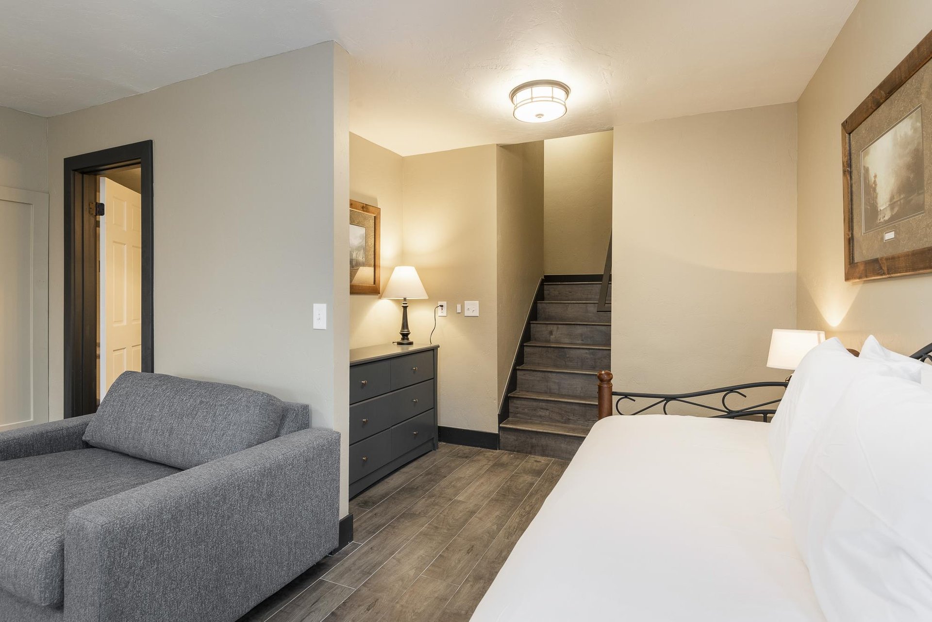 Convenient trundle bed on the lower level