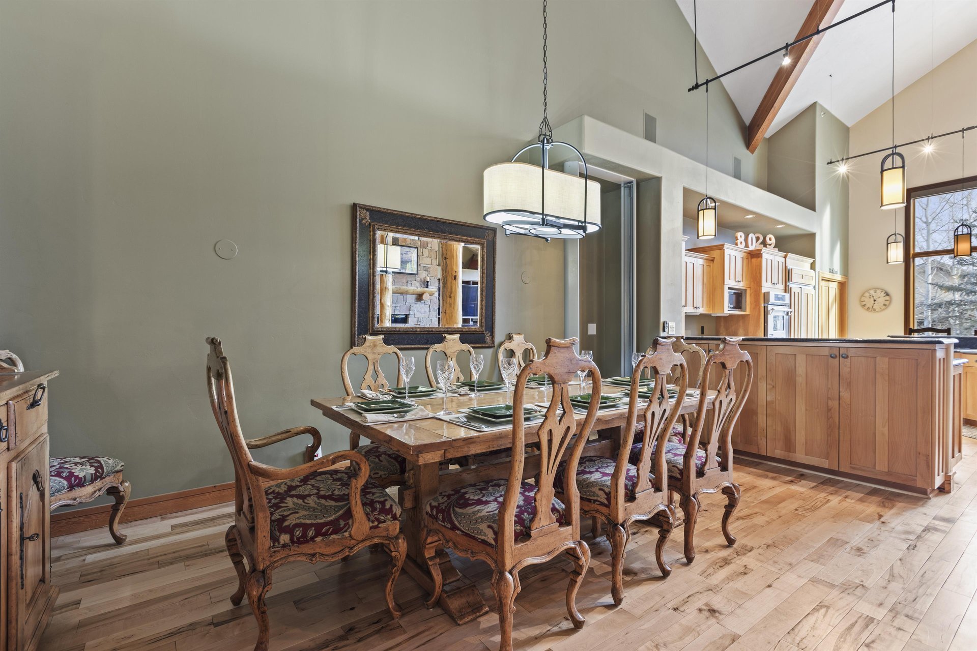 Cove Retreat has a table with seating for up to 10 guests.