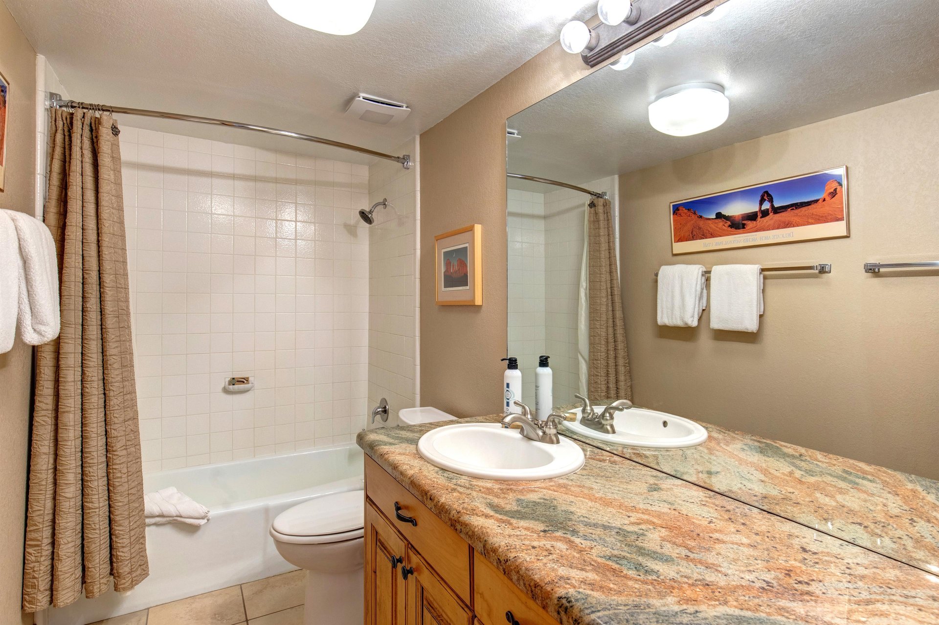 The en suite private bathroom.