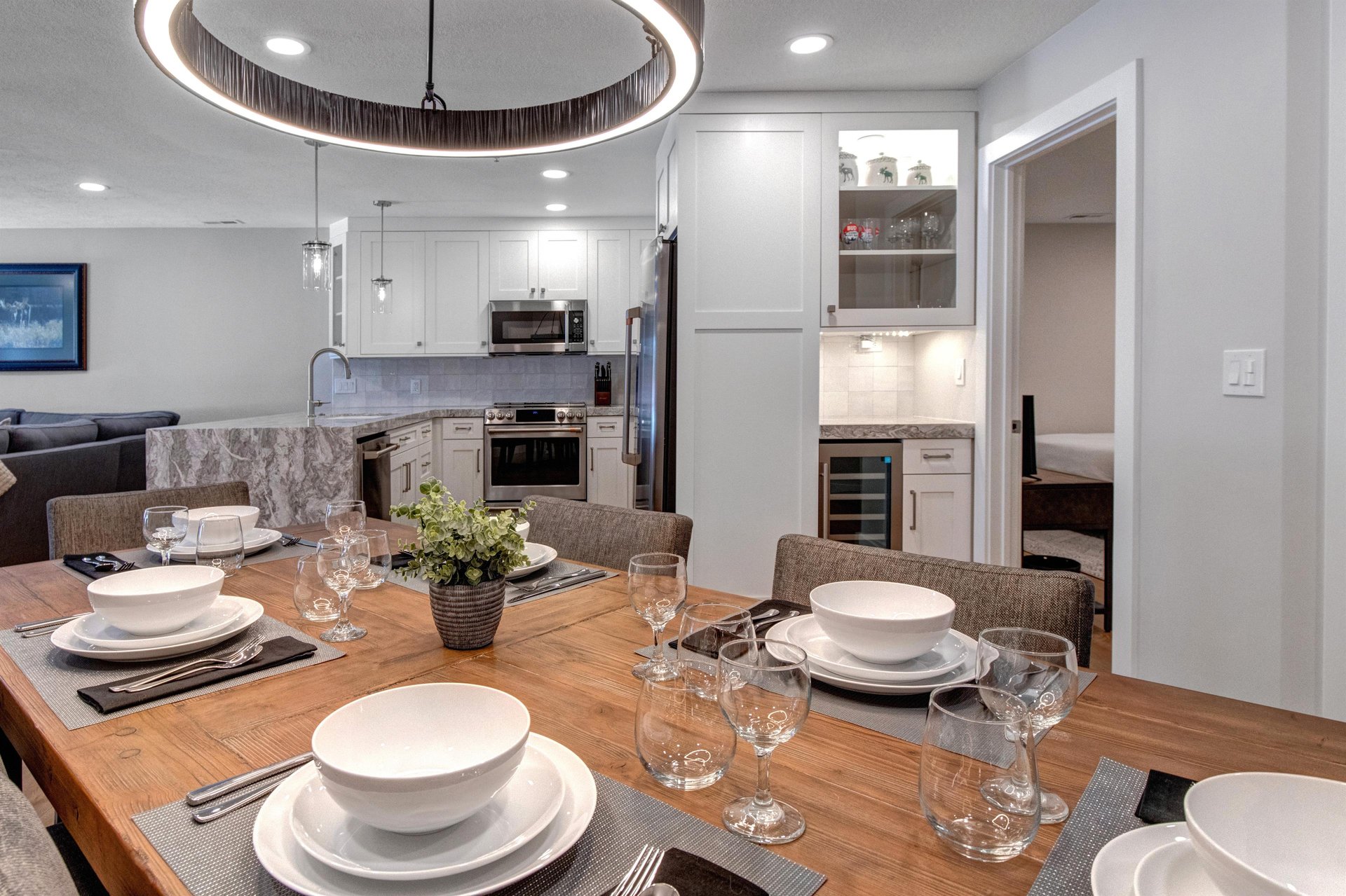 A beautifully set table set for 6 guests.