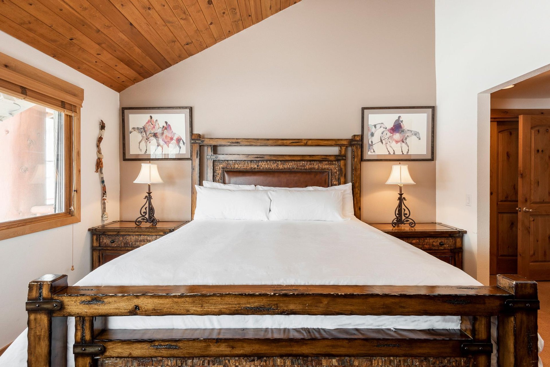 Luxurious kingsized bed