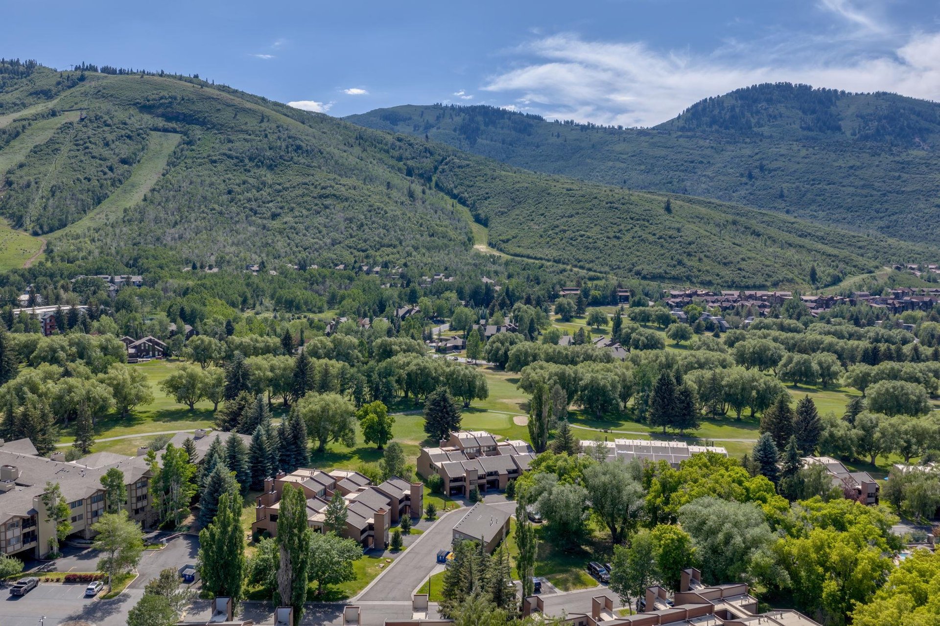 Ski Captain Molly is located on the golf course and a short walk to Park City Mountain Resort.