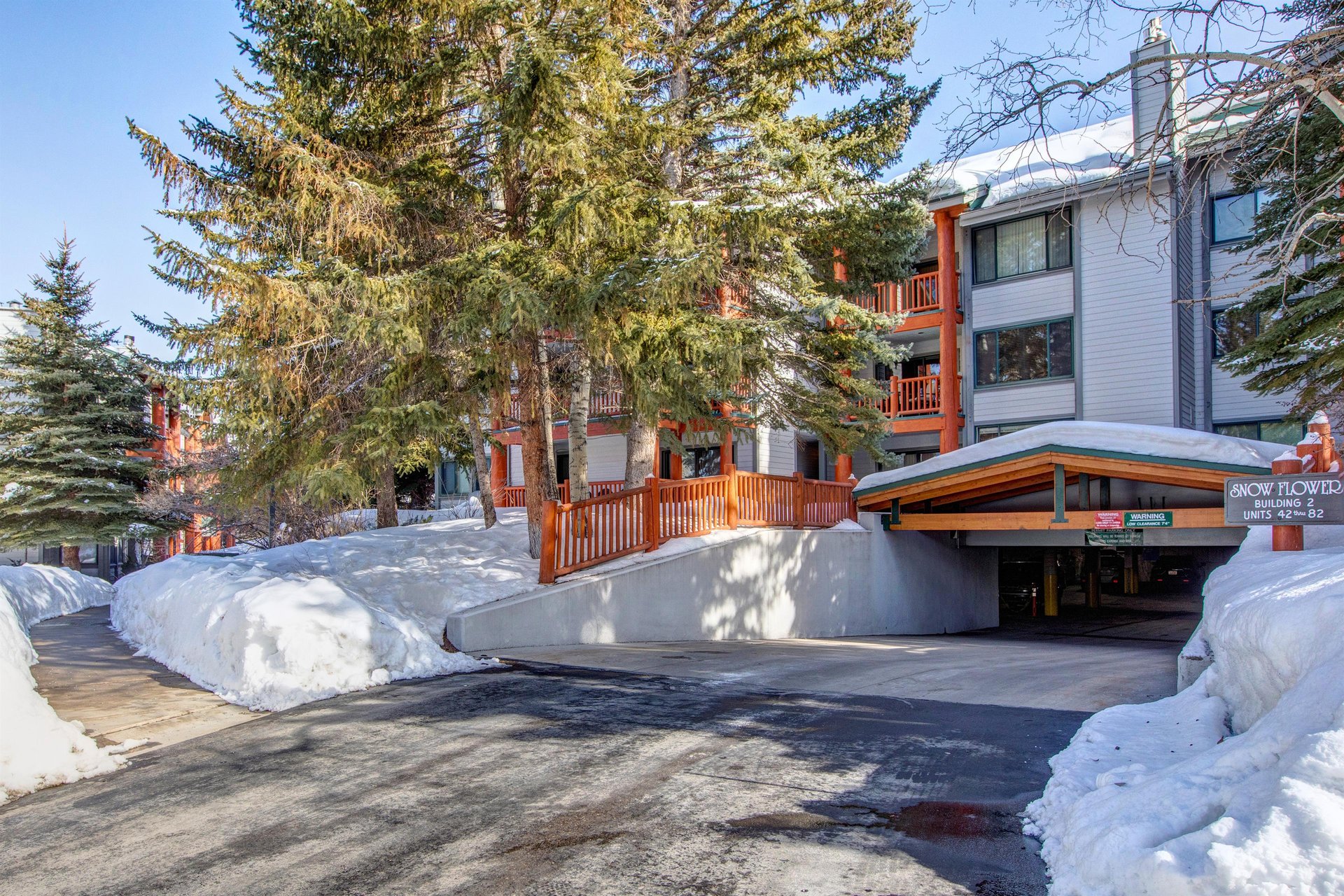 Snow Flower Condominiums offer convenient underground parking.