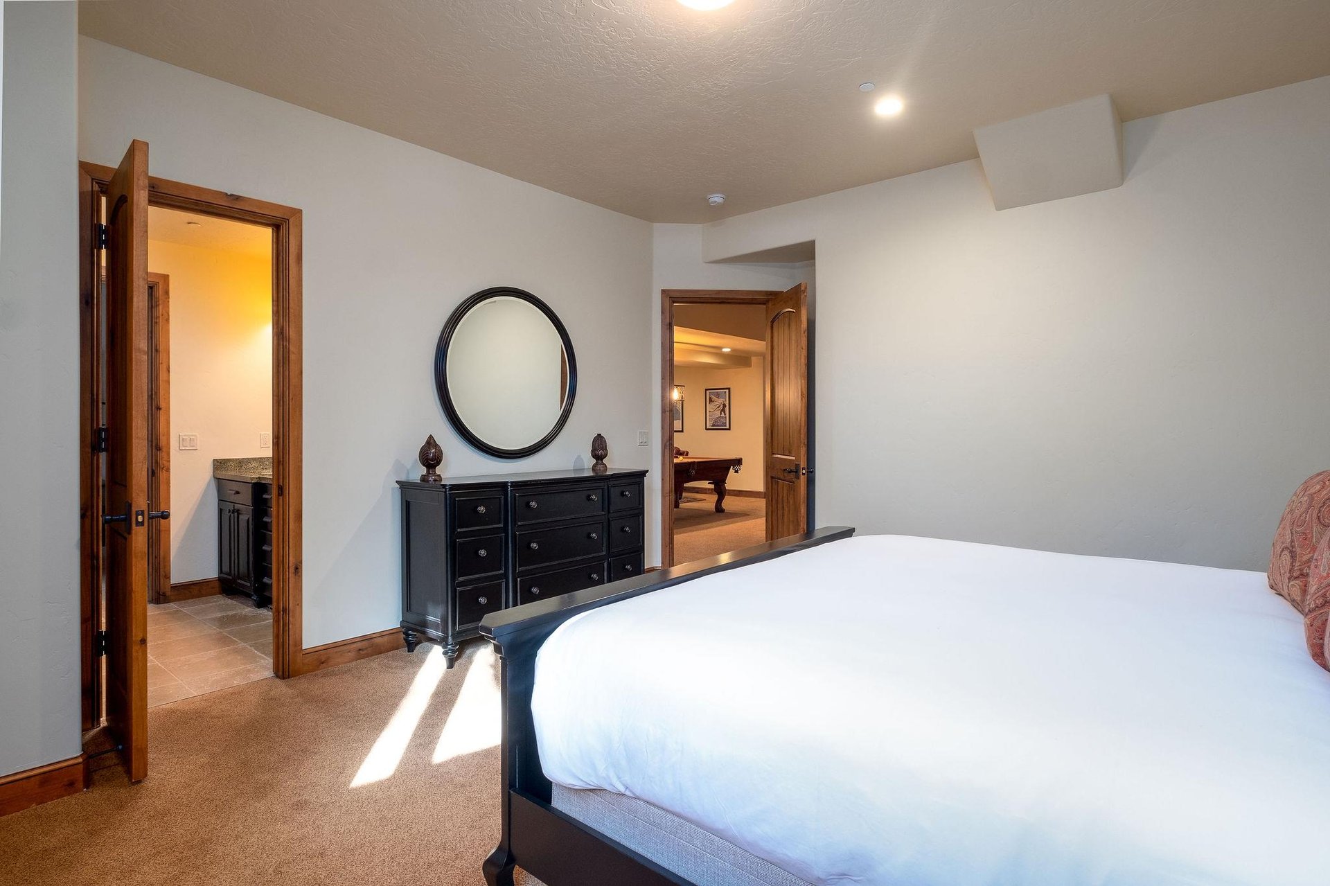 King guest bedroom