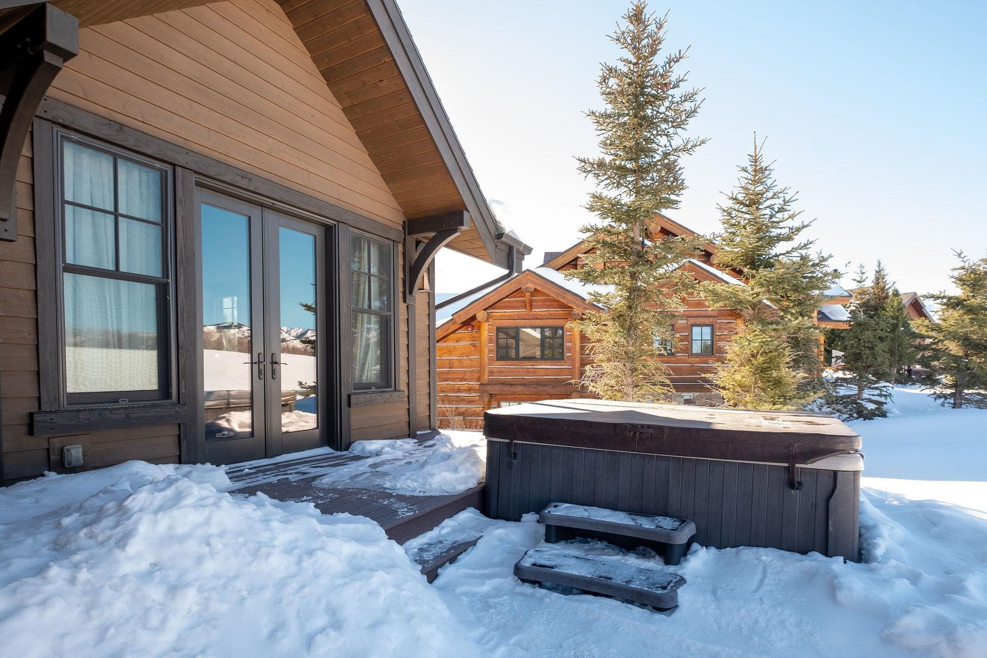 Private hot tub on the back deck