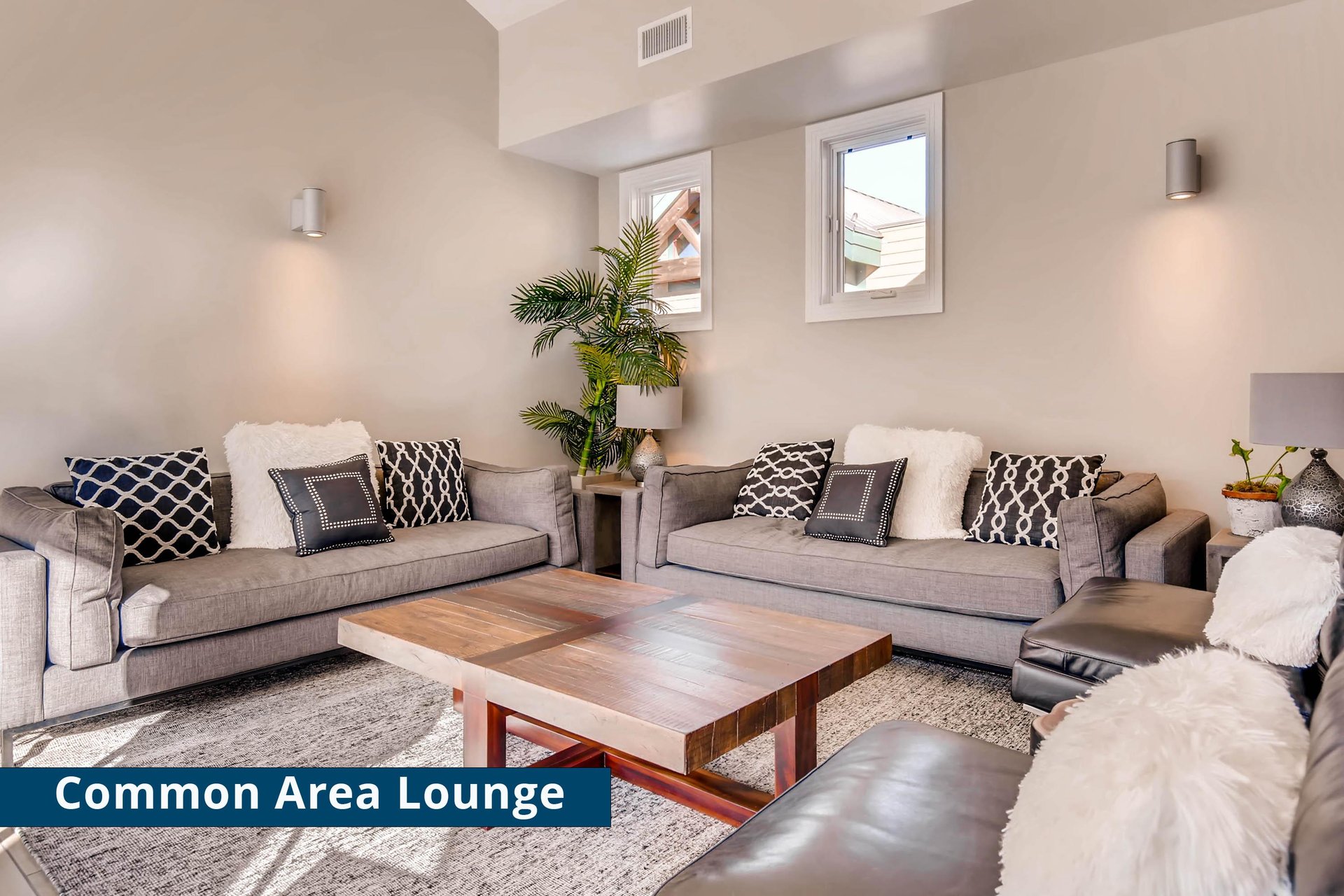 Rio Grande offers a common area lounge.