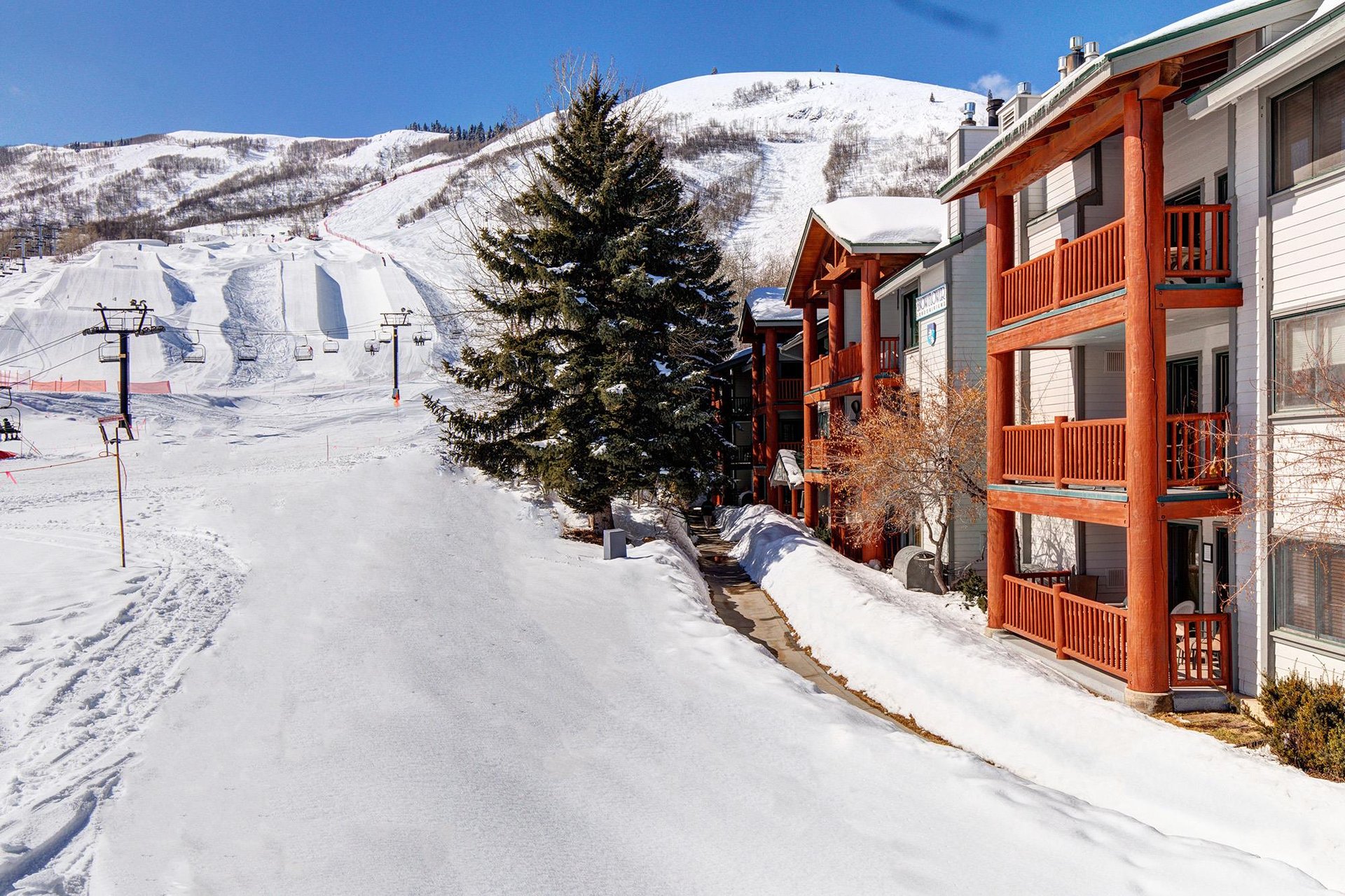 The Snow Flower Condominiums is true skiinskiout to Park City Mountain Resort.