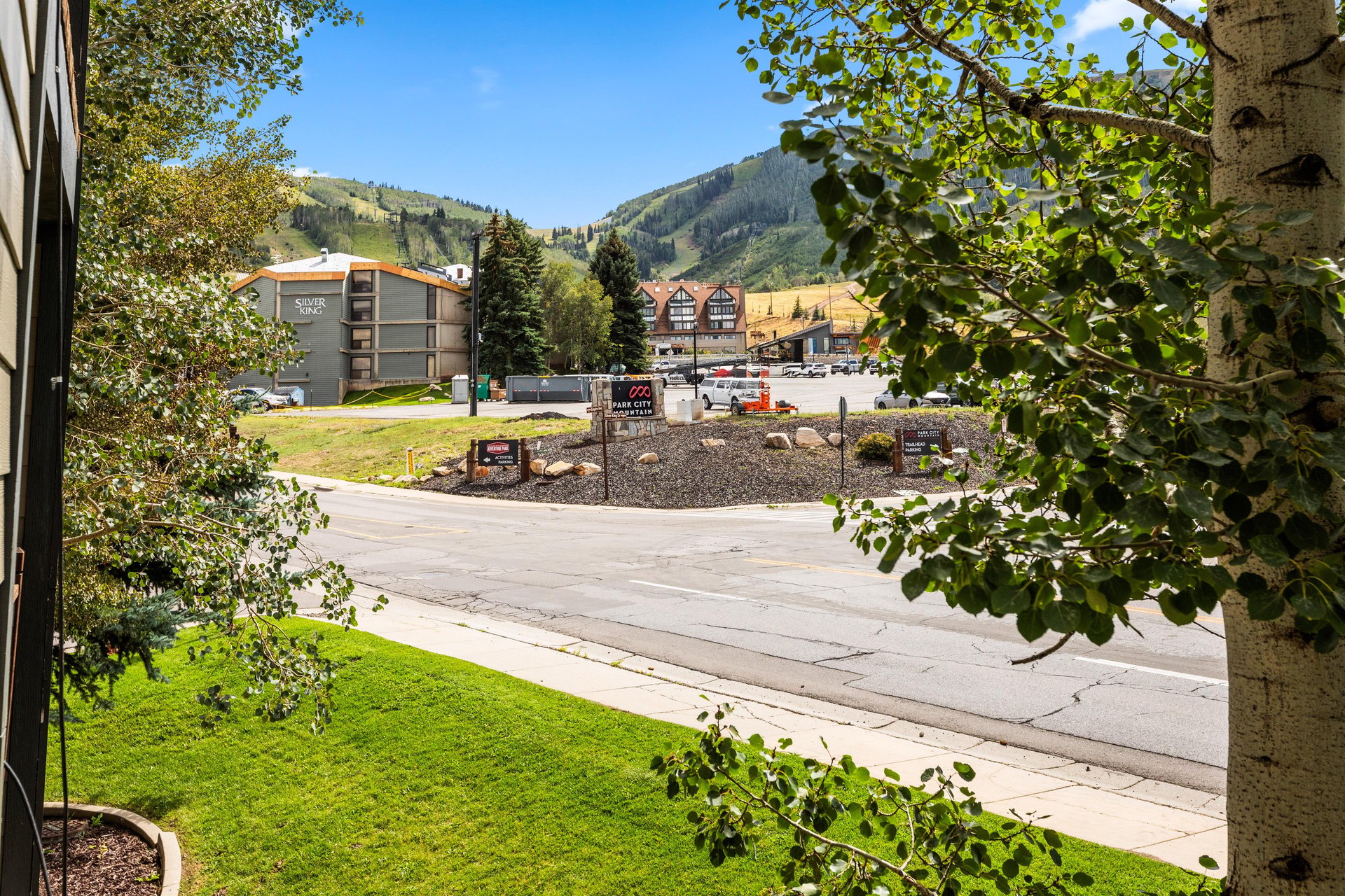 Park City Mountain Resort is right across the street from Snowcrest Condominiums.