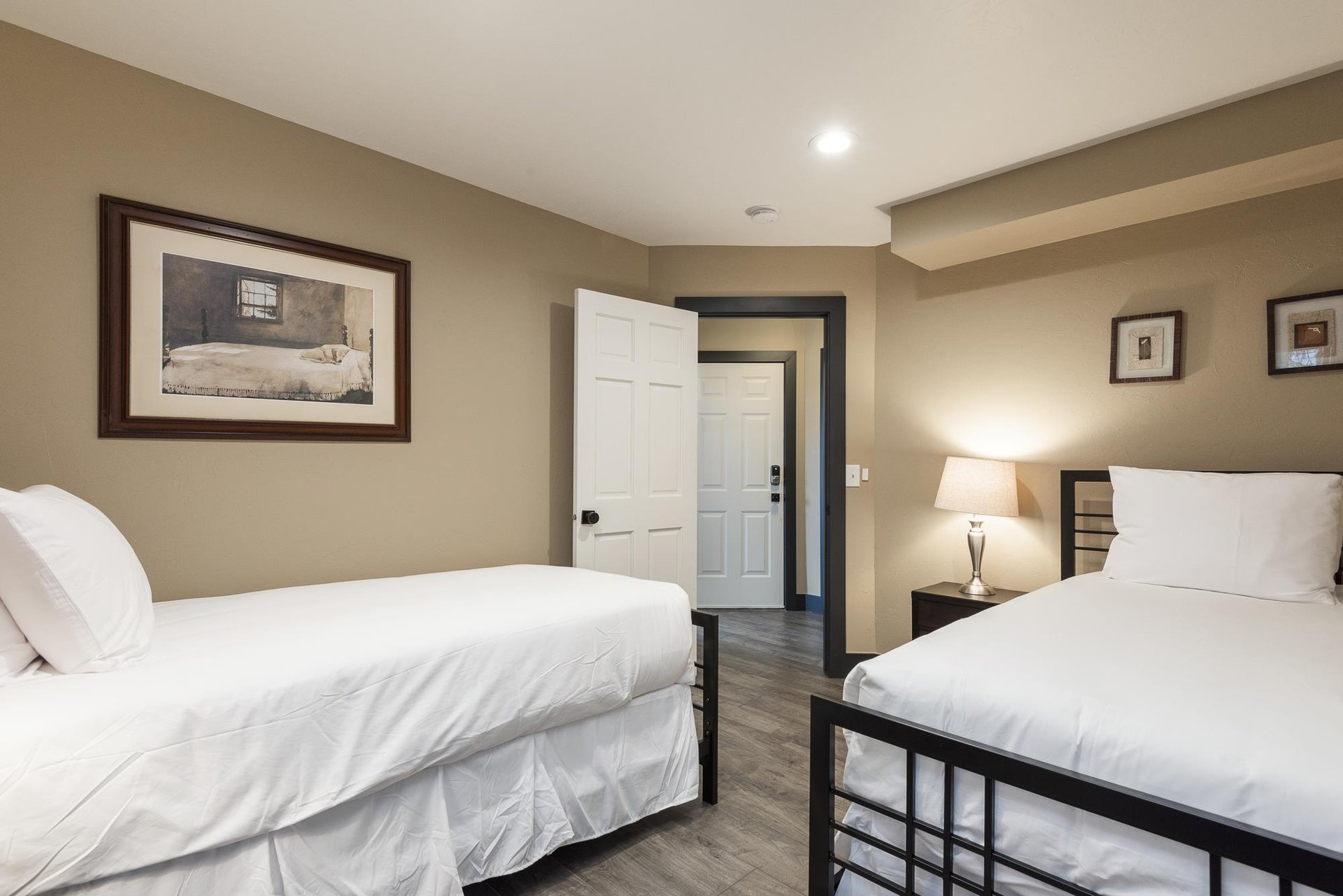 Twin  twin guest bedroom