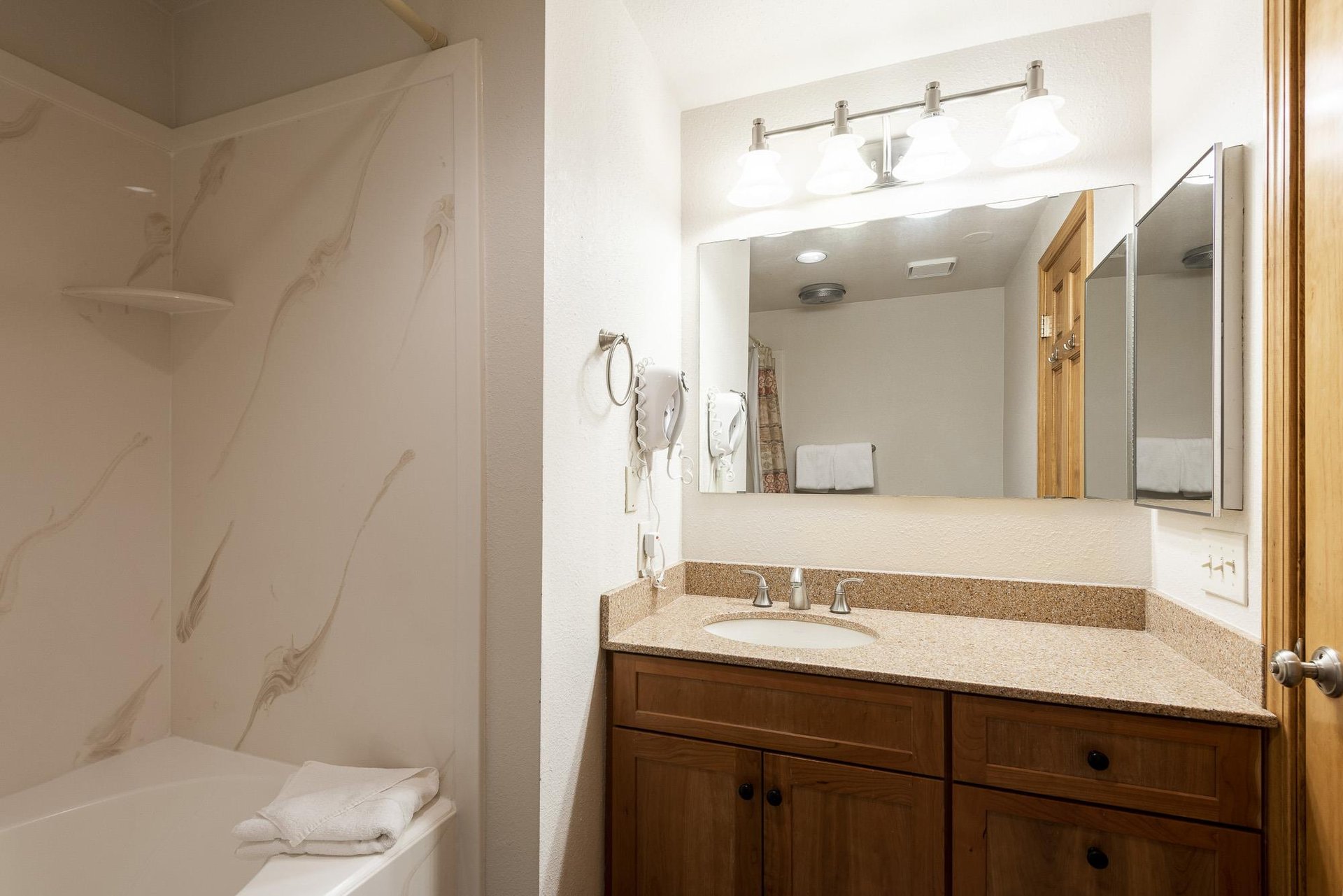Full shared bathroom